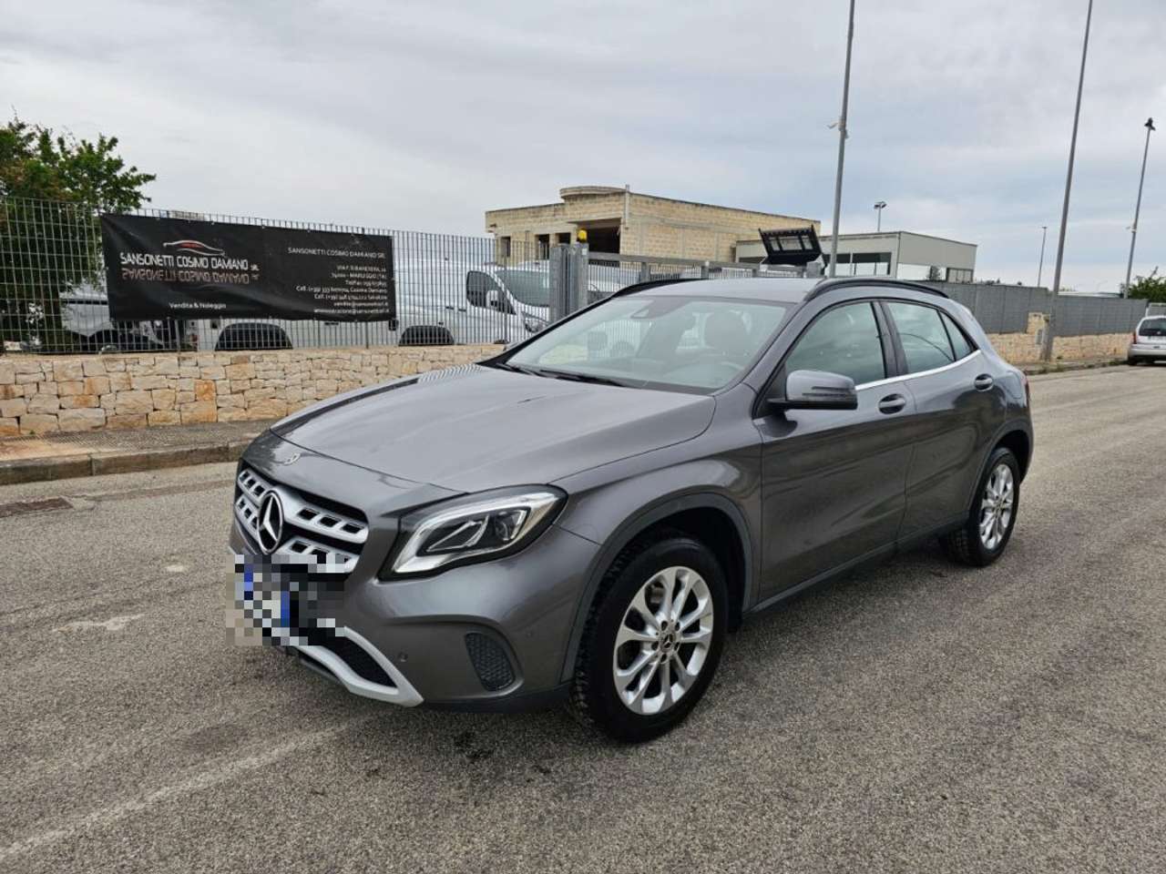 Mercedes-Benz GLA 180 d Automatic Business