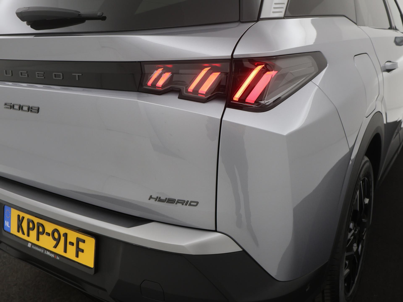 Peugeot 5008 1.2 Hybrid 145 Allure 7p AUTOM. CARPLAY|360CAMERA| — photo 36