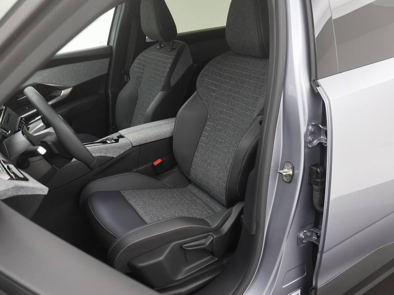 Peugeot 5008 1.2 Hybrid 145 Allure 7p AUTOM. CARPLAY|360CAMERA| — photo 29