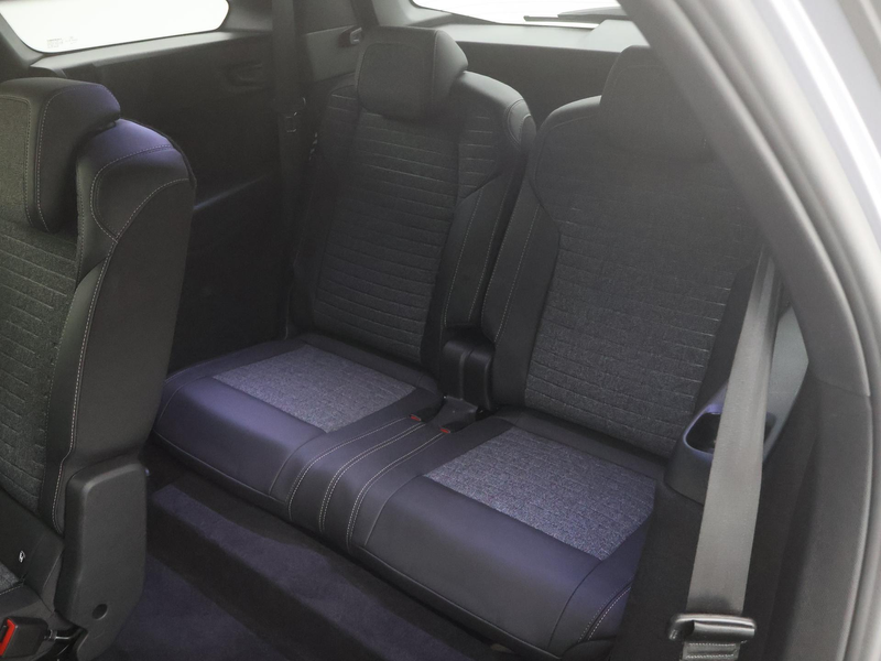 Peugeot 5008 1.2 Hybrid 145 Allure 7p AUTOM. CARPLAY|360CAMERA| — photo 16