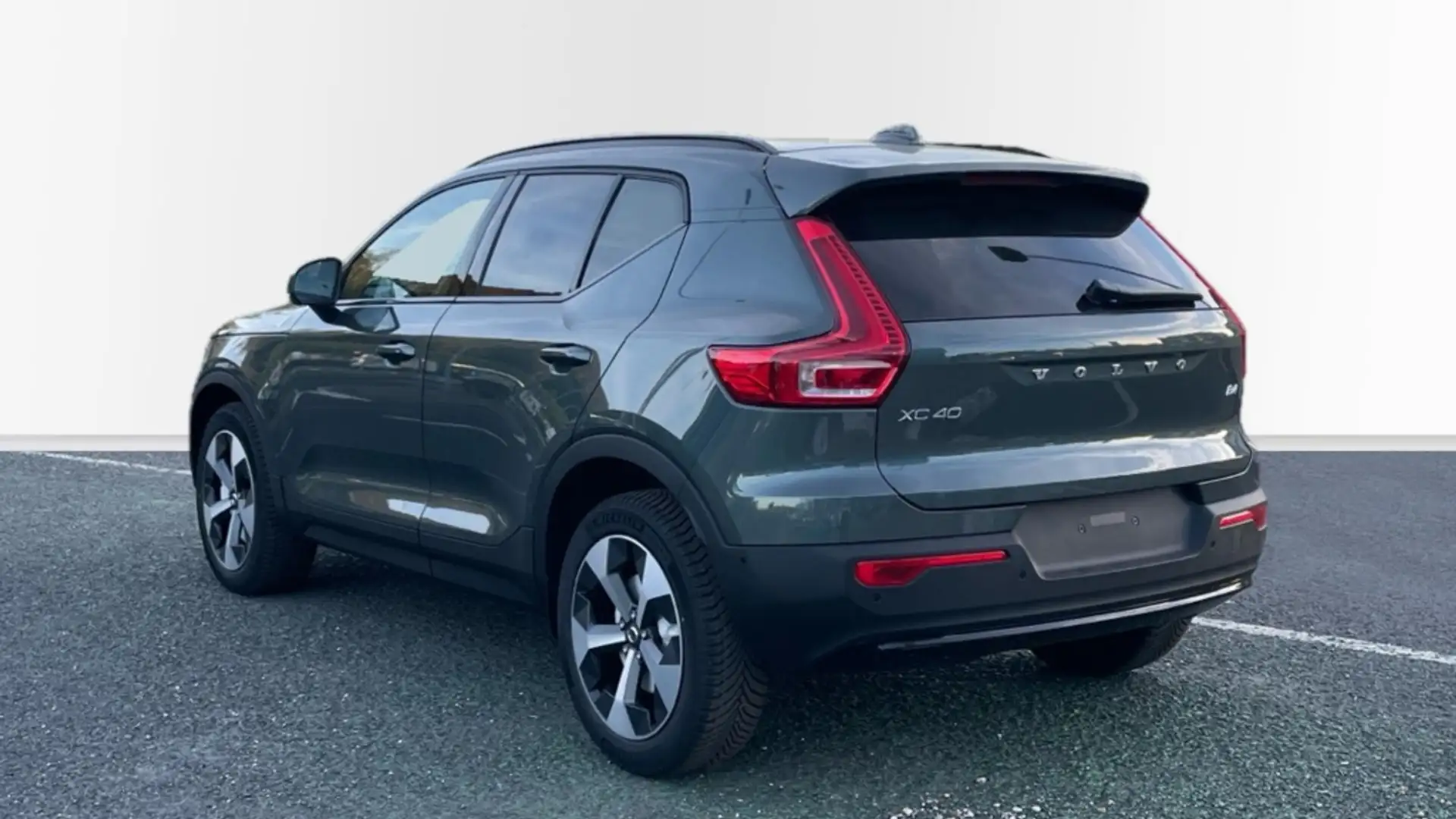 Volvo XC40 B4 Plus Aut. Verde - 2
