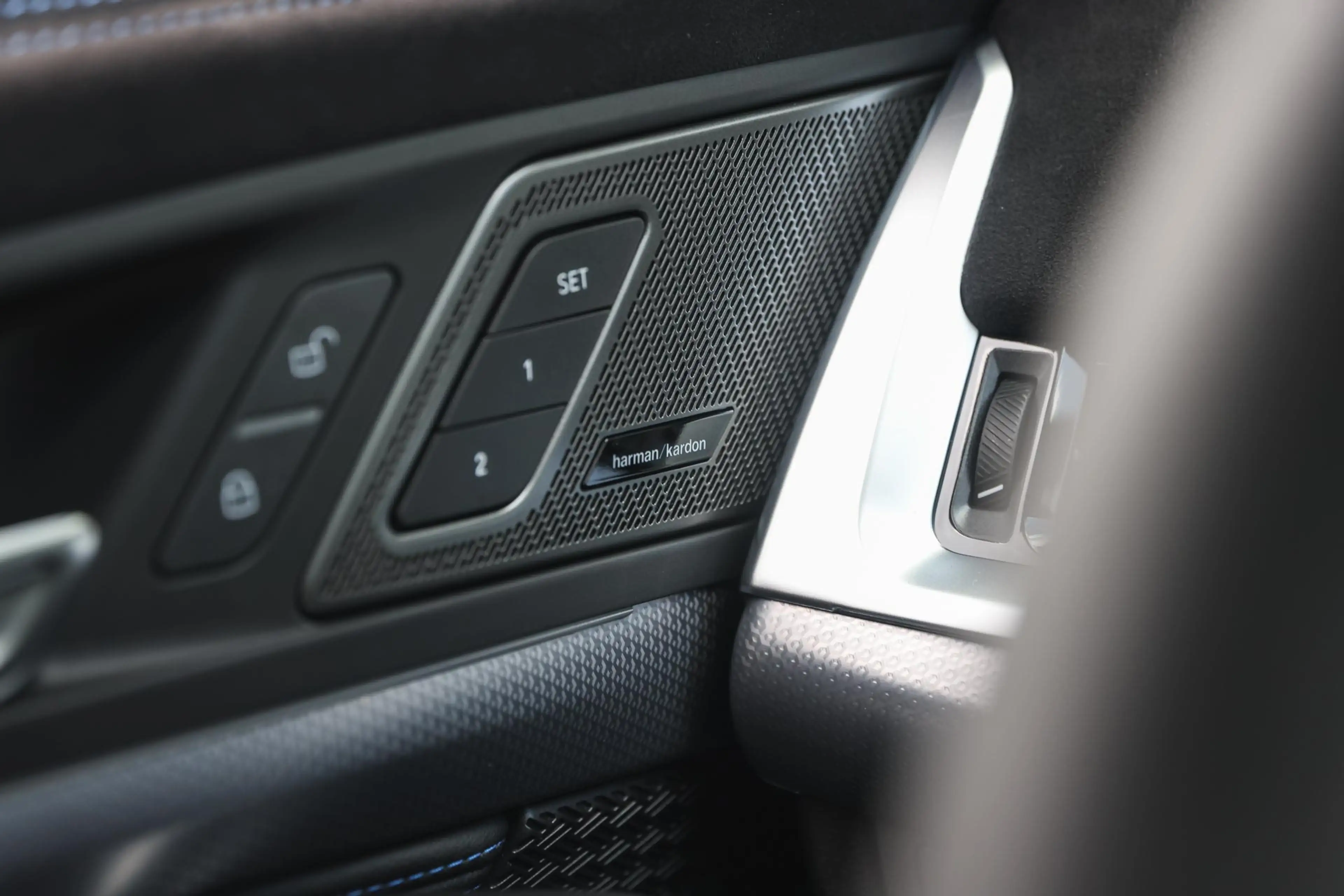 BMW iX2 eDrive20 M Sport / Panoramadak / Trekhaak / Sports — photo 14