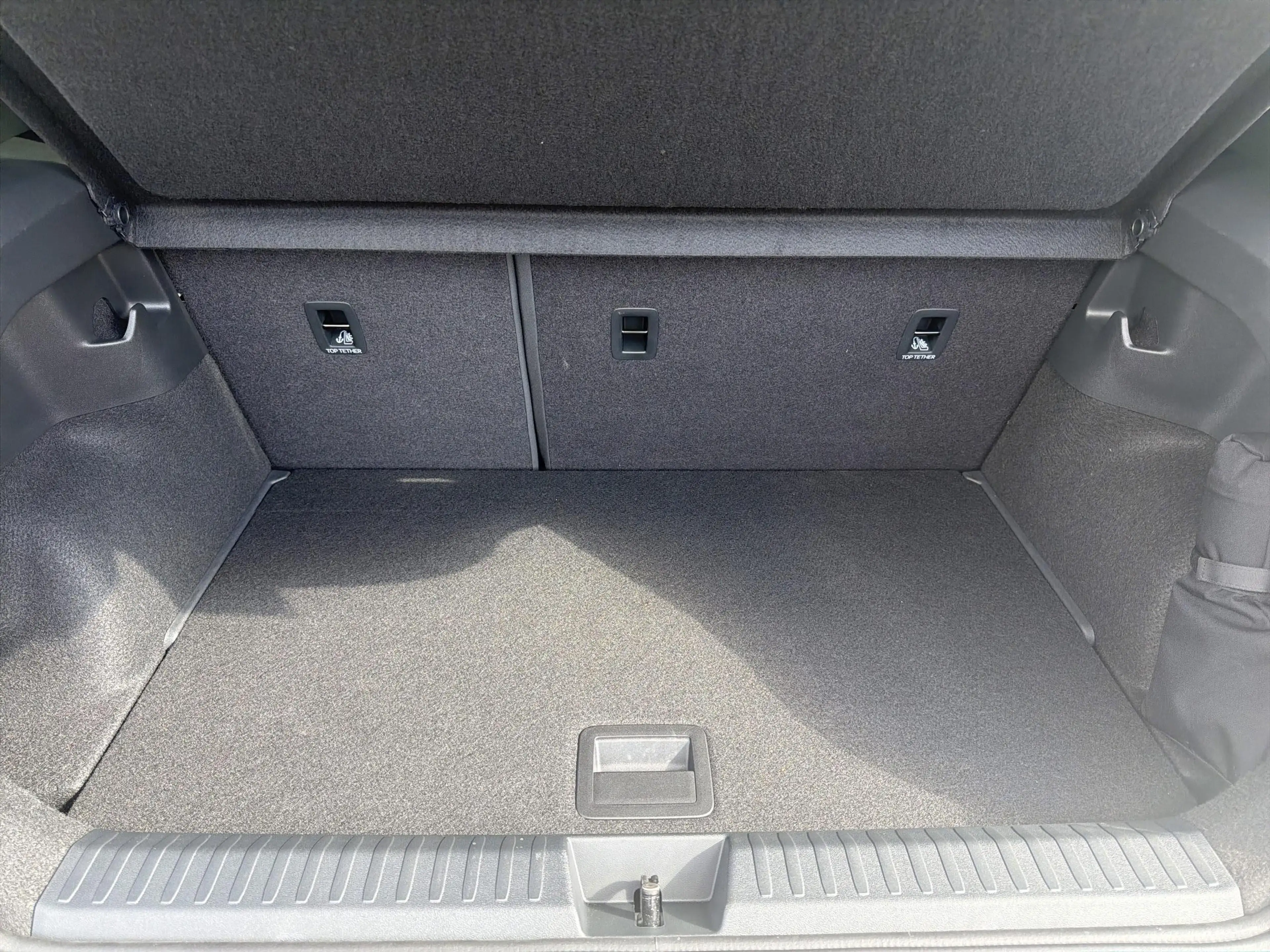 Volkswagen ID. Polo 55 kWh STYLE AHK PANO KAM ACC IQ.LIGHT — photo 8