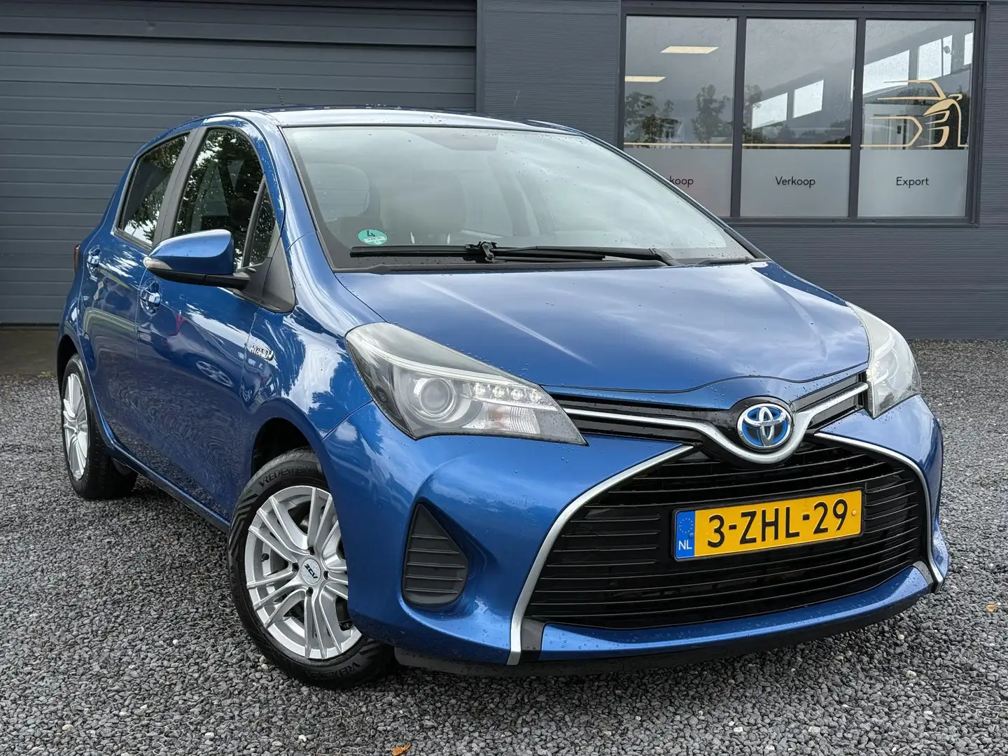 Toyota Yaris 1.5 Hybrid Aspiration Navi,Camera,102pk,Clima,Crui Blauw - 2