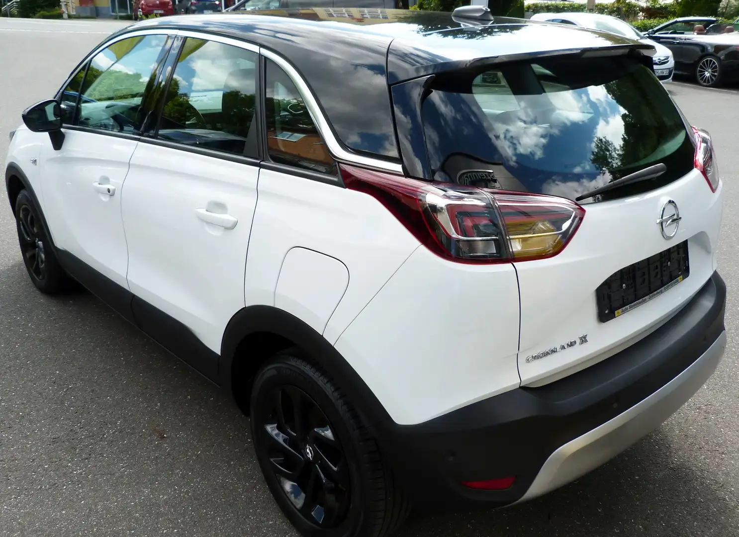 Opel Crossland X Innovation - AHK - Navi - Kamera Weiß - 2
