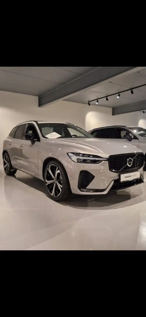 Volvo XC60 2.0 B5 AWD R-Design Geartronic - 2