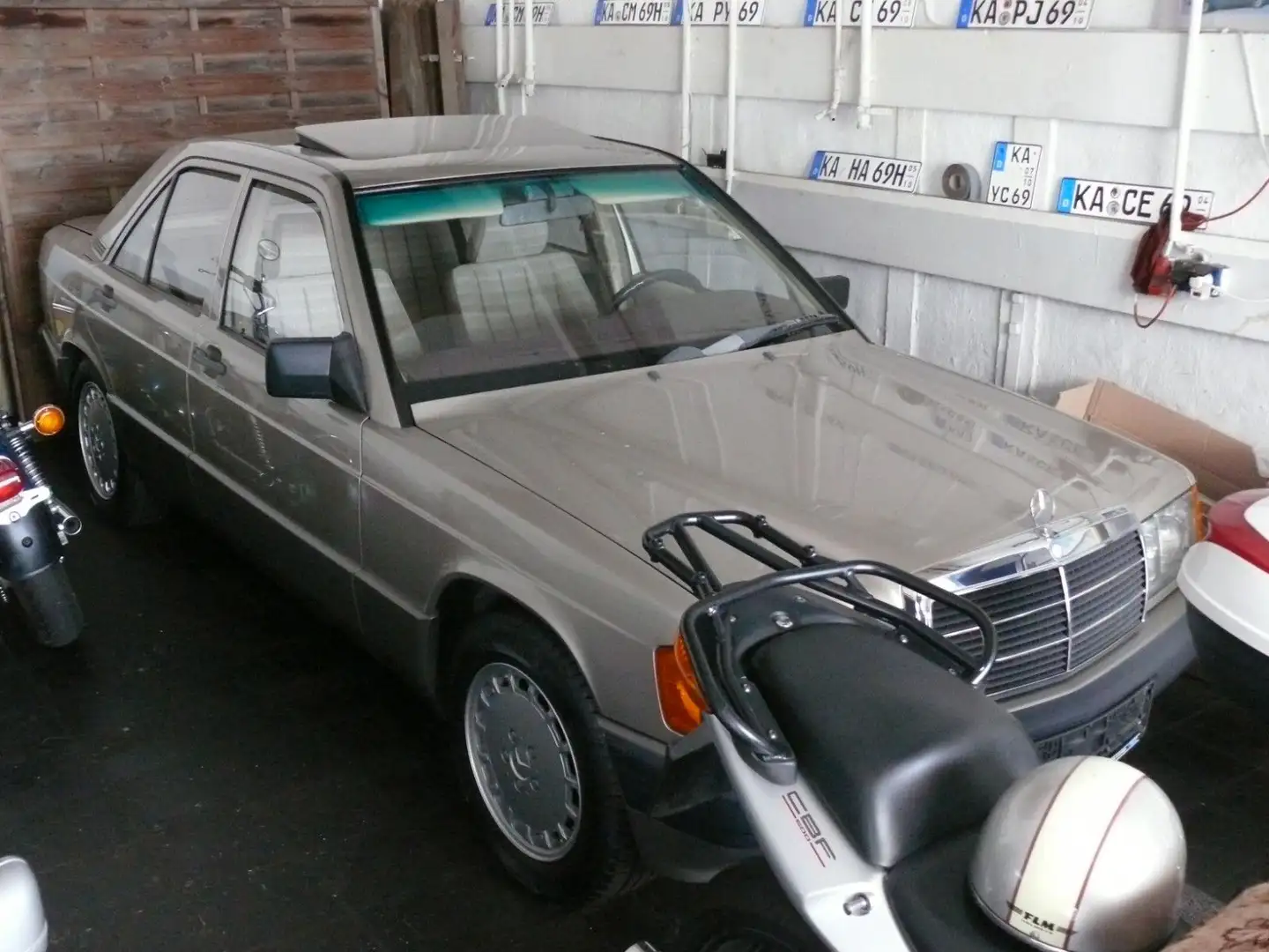 Mercedes-Benz 190 E 2.0"Automatik"el.SSD"ABS"H-Zulassung"AHK" Silber - 1
