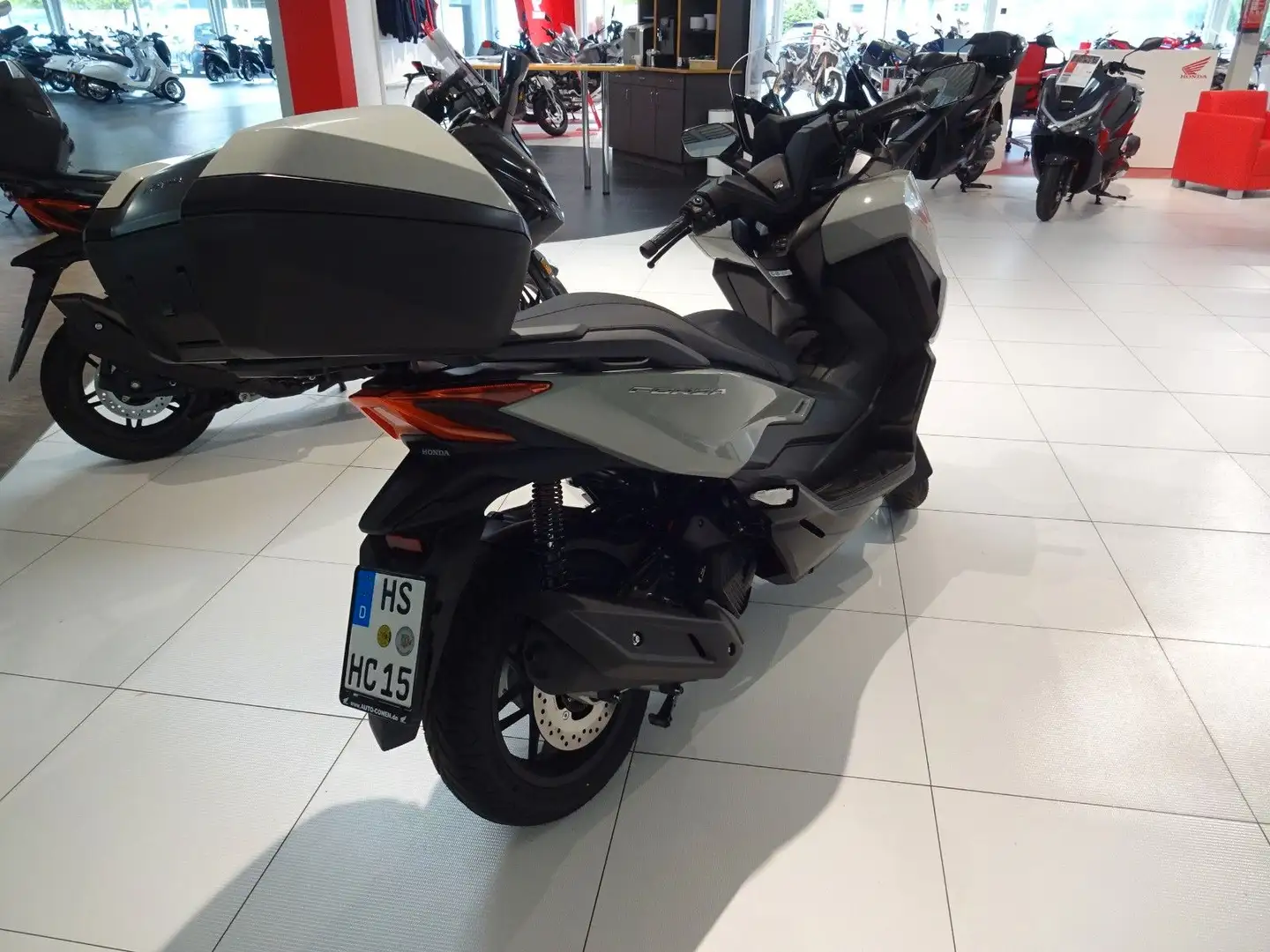 Honda Forza 125 inkl. Top Case, Vorführfahrzeug Gri - 2