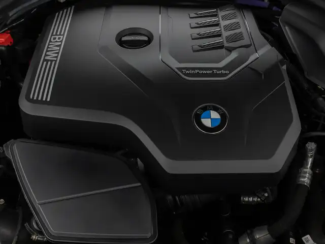 BMW 5 Series view 14