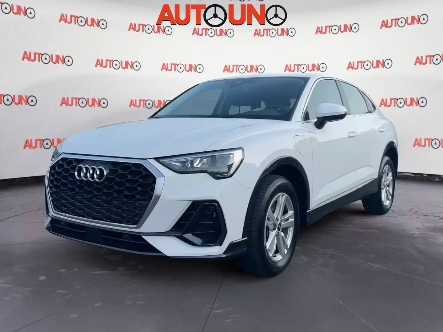 Audi Q3 Q3 SPB 45 TFSI e S tronic Weiß - 1