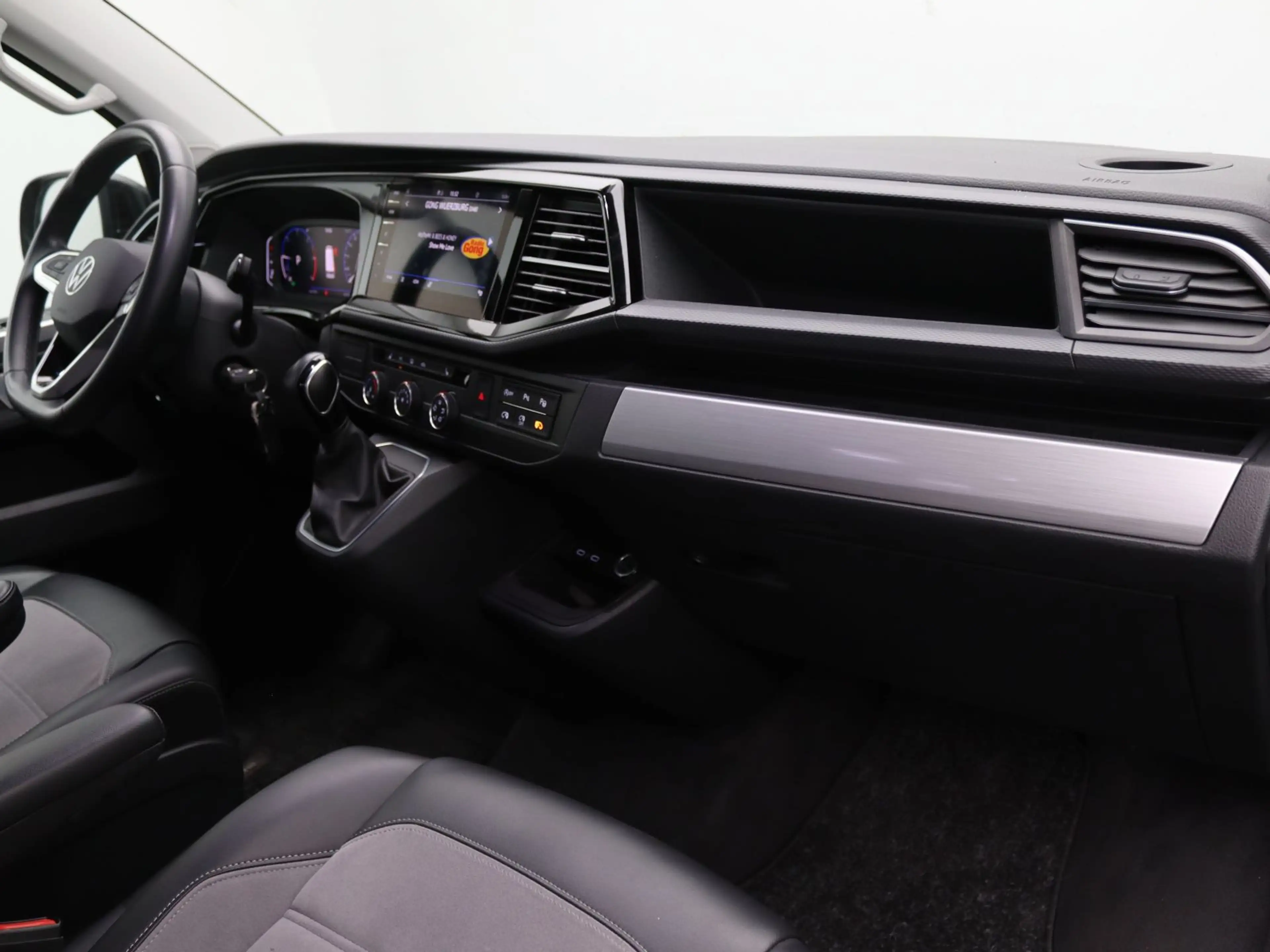 Volkswagen T6.1 Multivan Comfortline 2,0 l 150 kW TDI SCR 4 — photo 14
