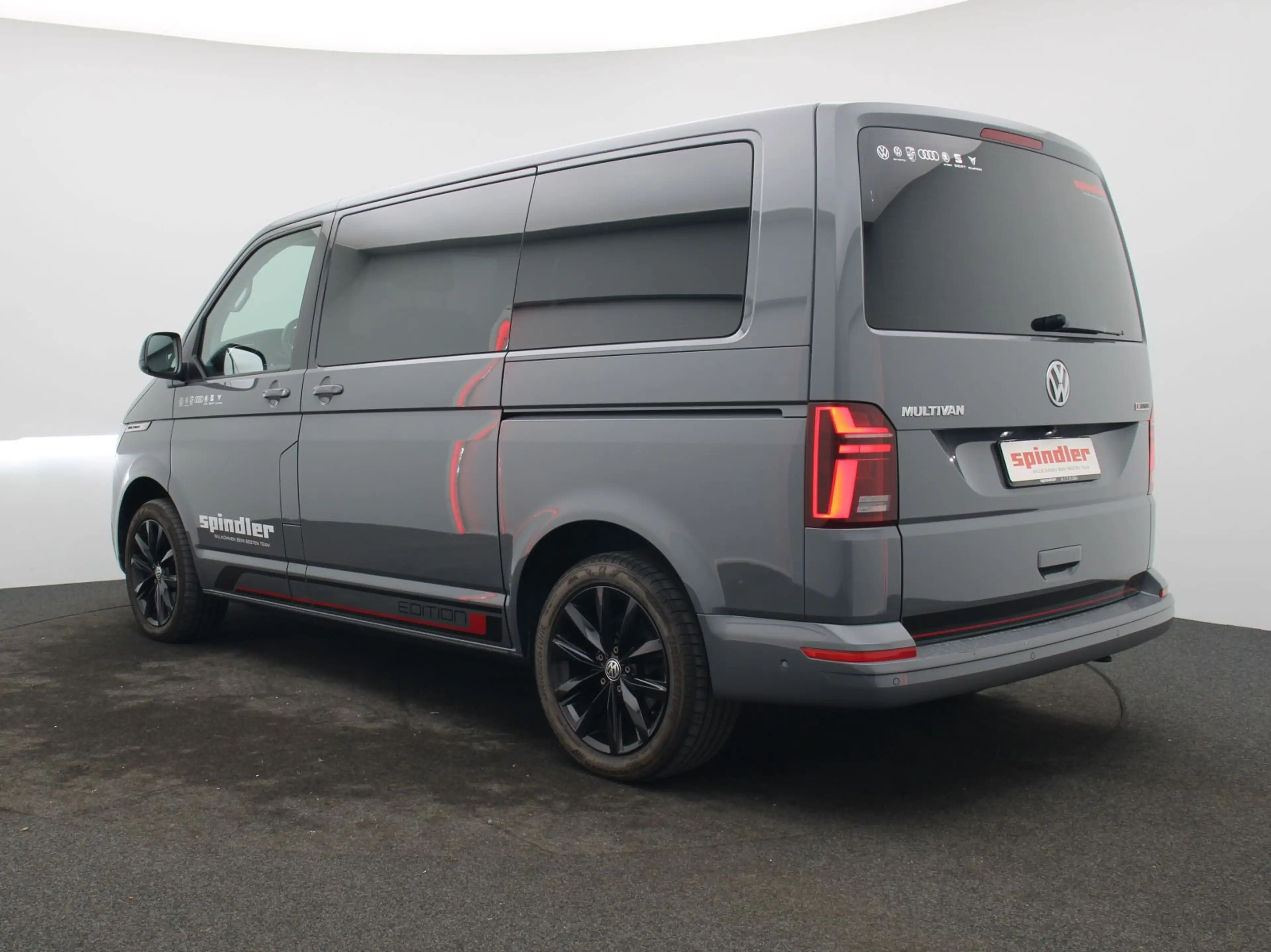 Volkswagen T6.1 Multivan Comfortline 2,0 l 150 kW TDI SCR 4 — photo 6