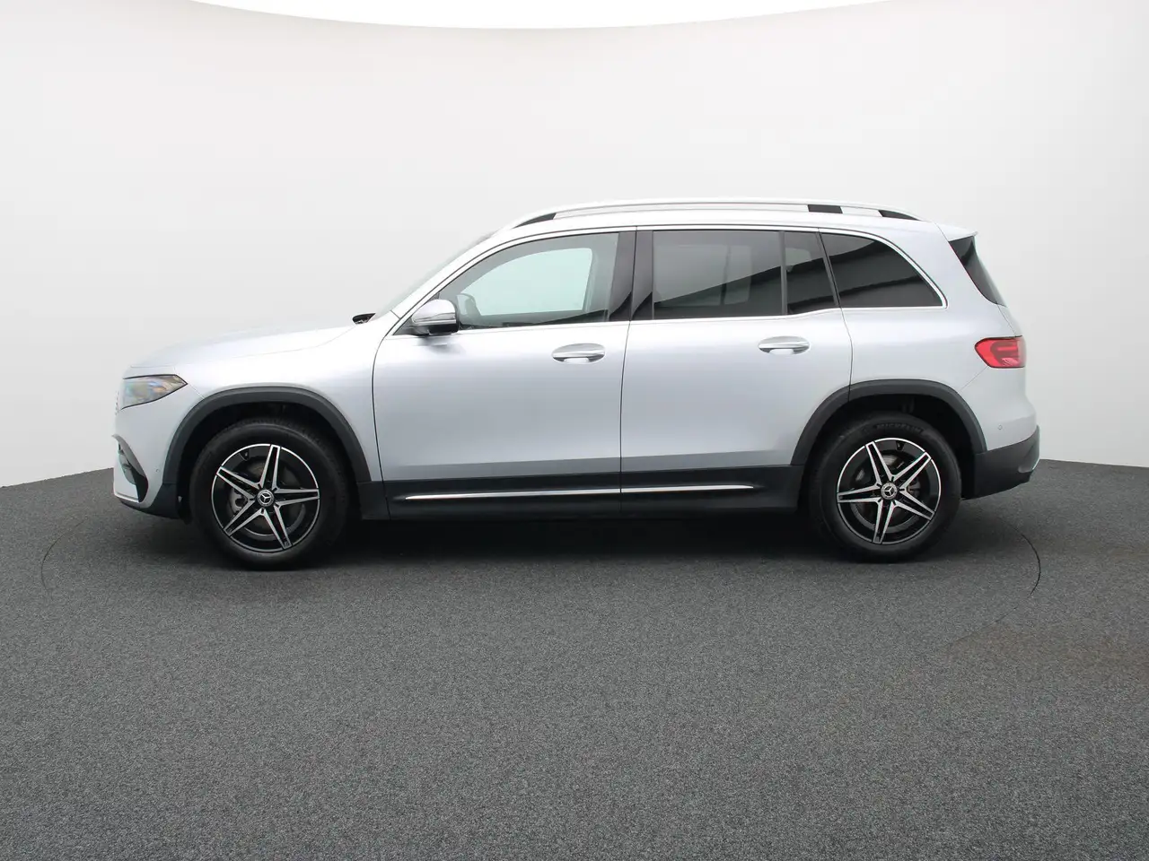 Mercedes-Benz EQB 250 2026
