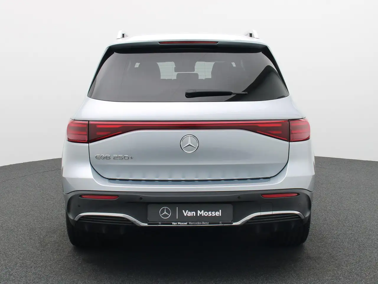 Mercedes-Benz EQB 250 2026