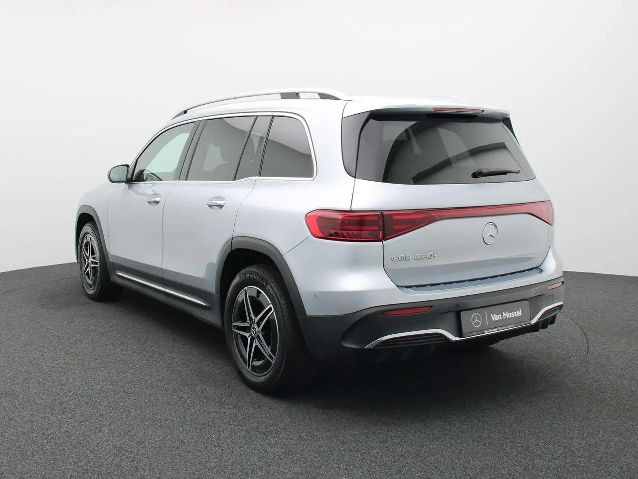 Mercedes-Benz EQB 250 2026