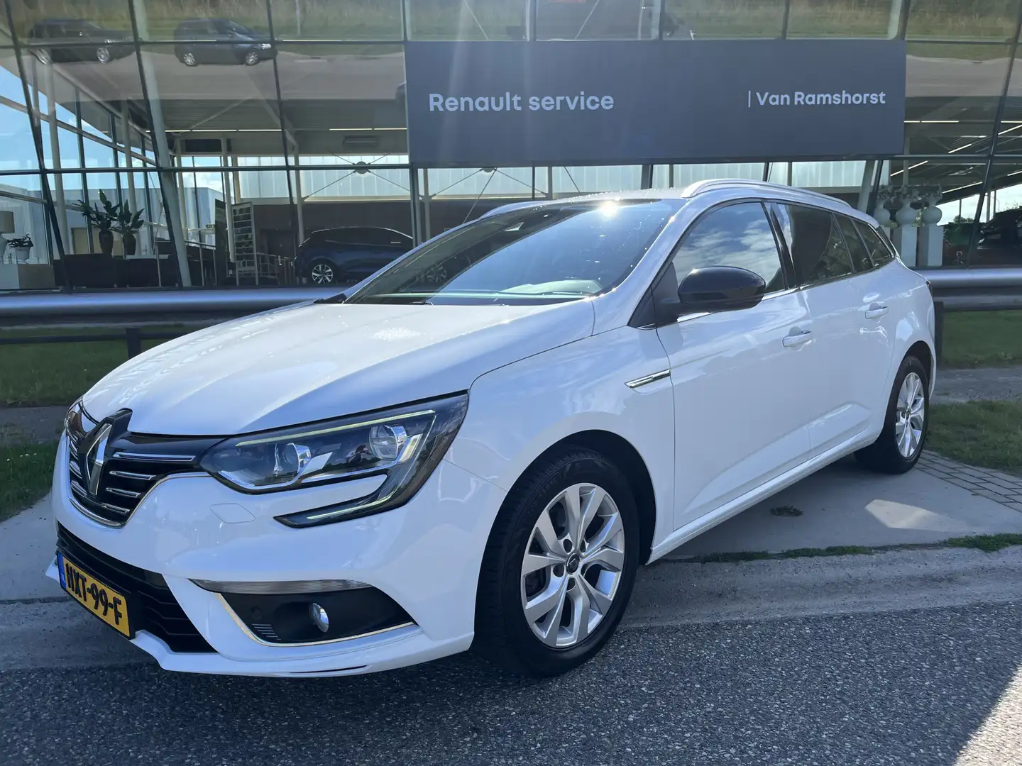 Renault Megane Estate 1.3 TCe 140 PK Automaat / Limited / Dealer Weiß - 1