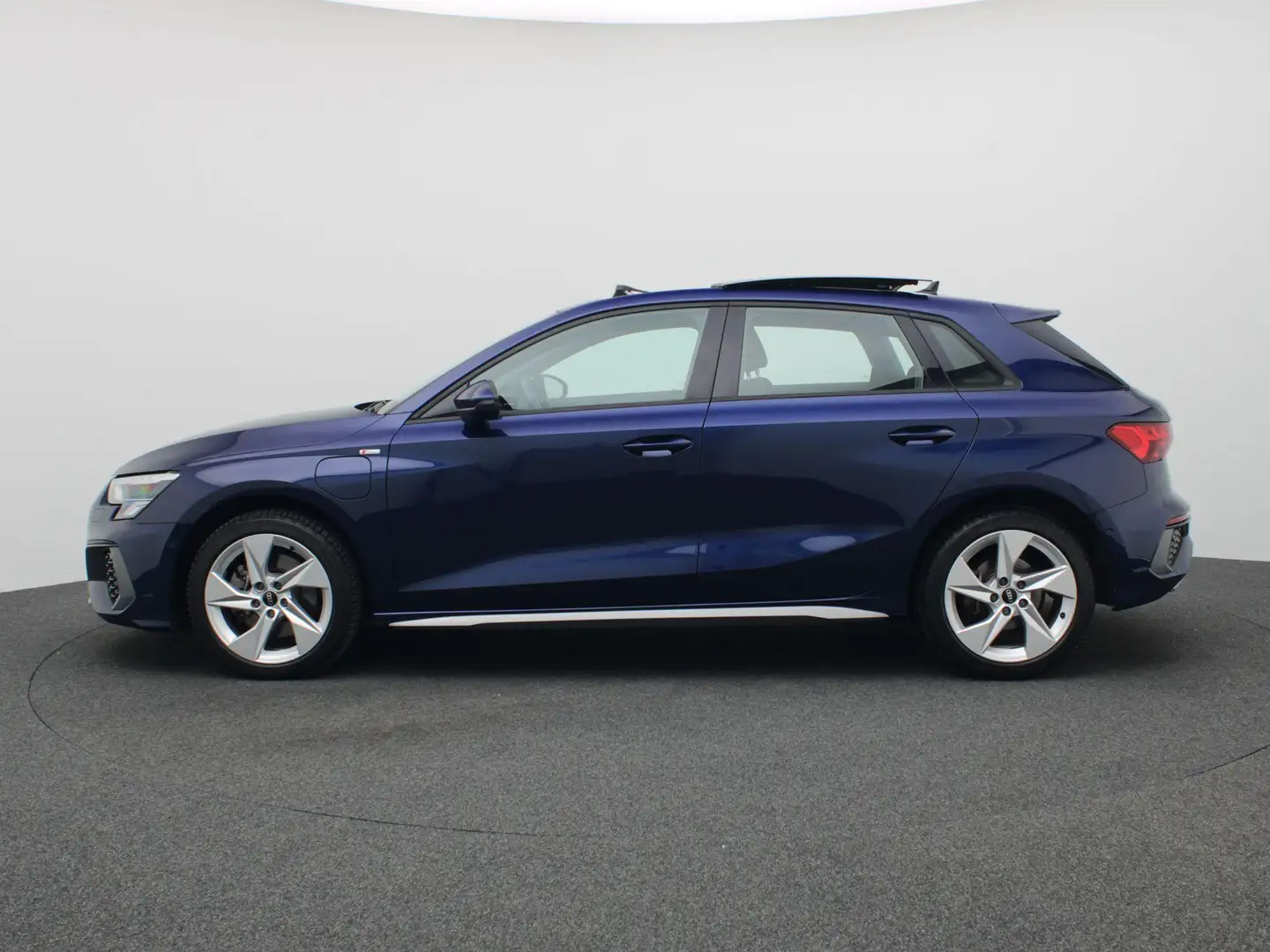 Audi A3 Sportback 40 TFSI e Business edition 204PK S-Troni Azul - 2