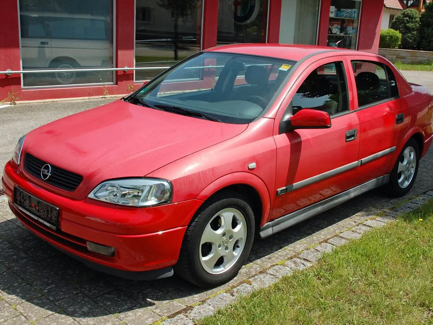 Opel Astra 1.6 Edition 2000 Rot - 1