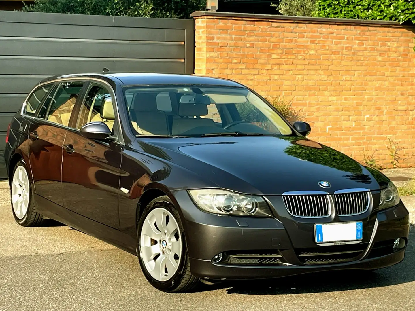 BMW 325 Xi aut.-FUTURA-137300km-P.Beige,Navi,Xeno-2006 Grigio - 2