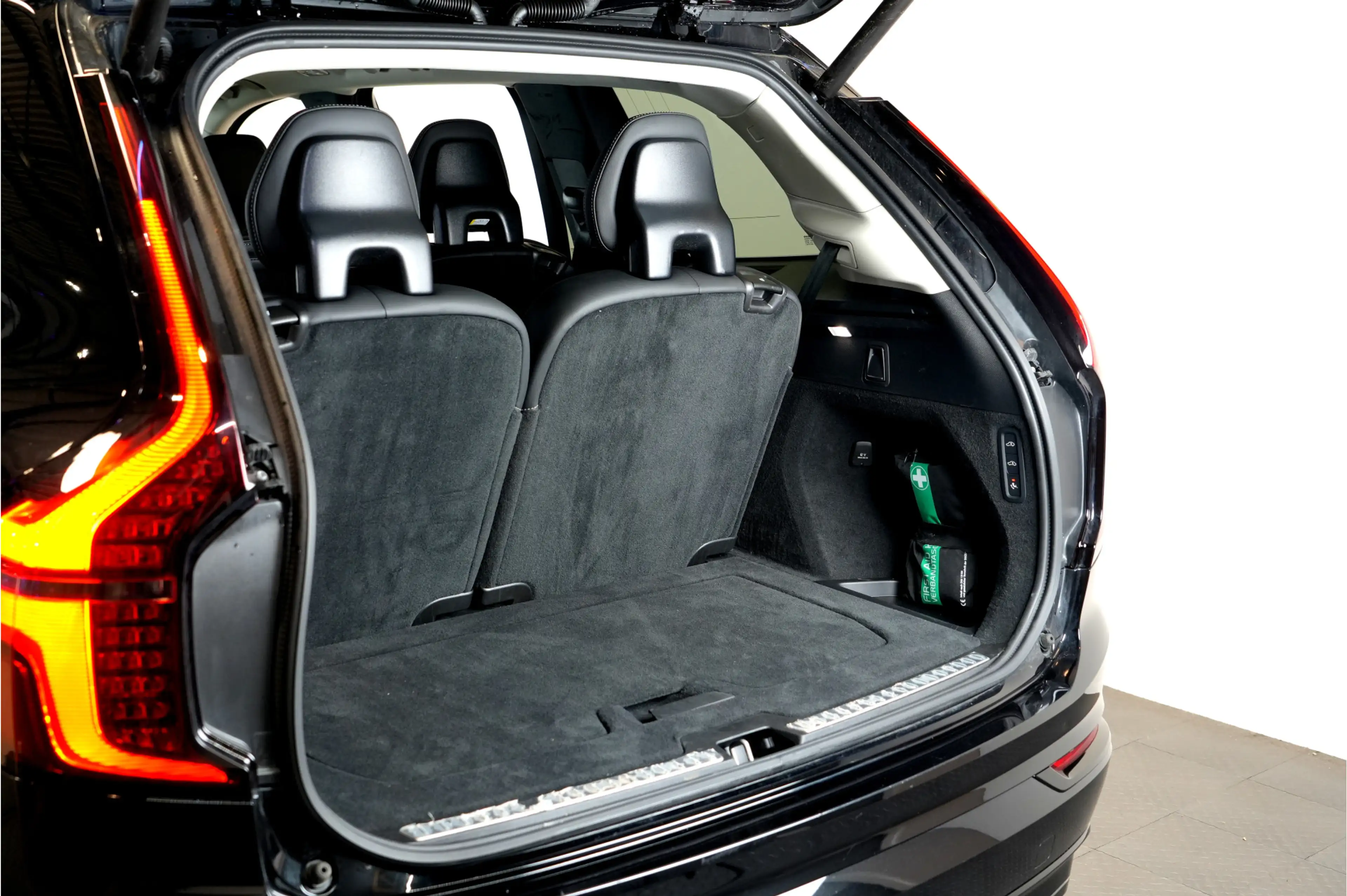 Volvo XC90 2.0 T8 AWD 335kW/456pk Aut8 Recharge Ultra Dark 7P — photo 36