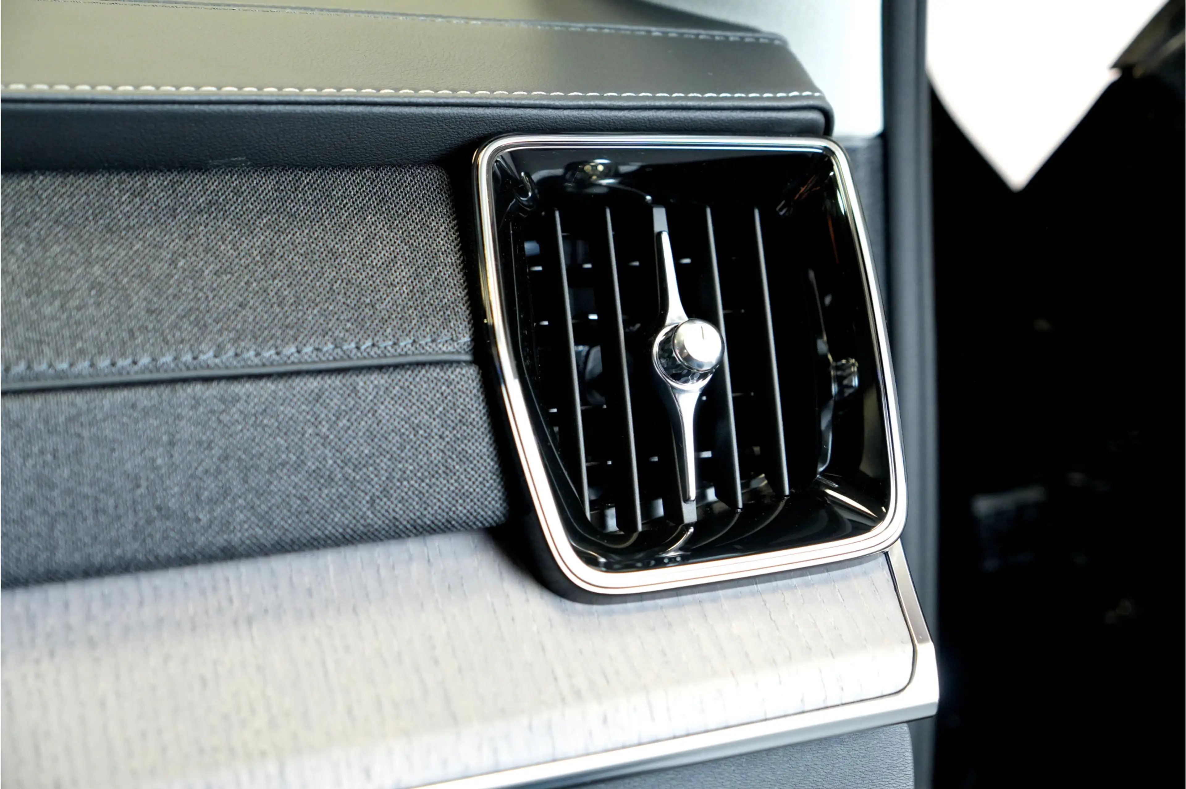 Volvo XC90 2.0 T8 AWD 335kW/456pk Aut8 Recharge Ultra Dark 7P — photo 48