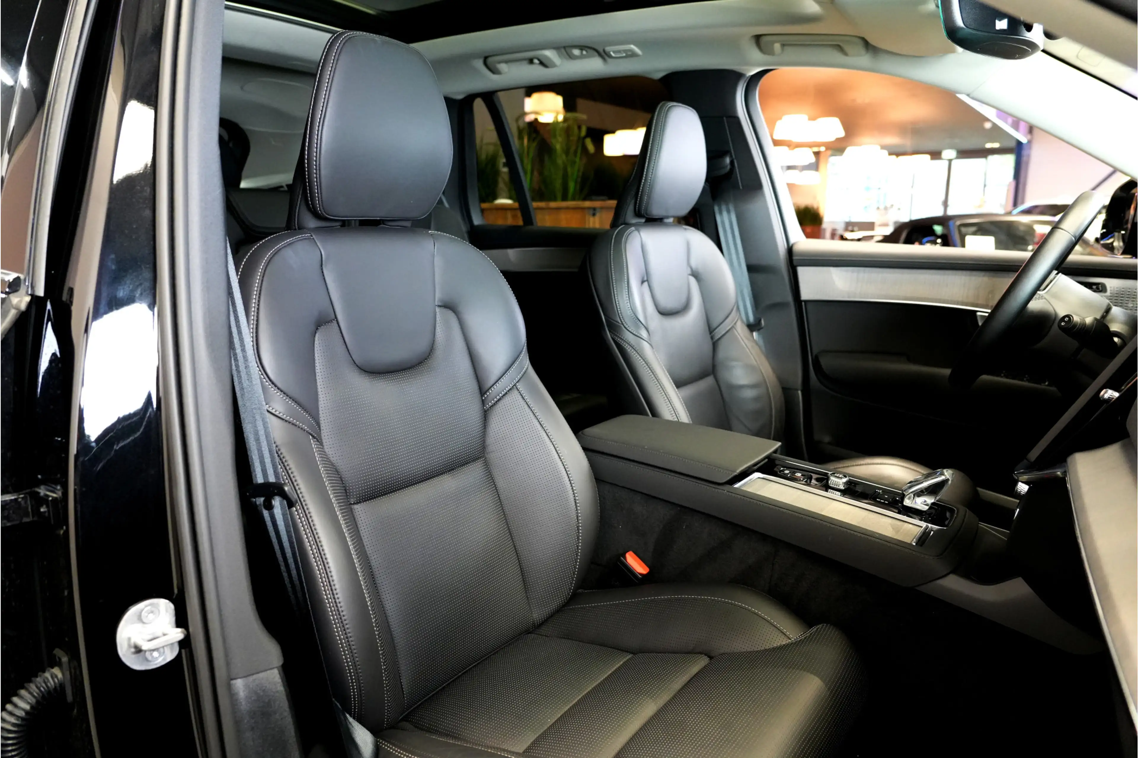 Volvo XC90 2.0 T8 AWD 335kW/456pk Aut8 Recharge Ultra Dark 7P — photo 44