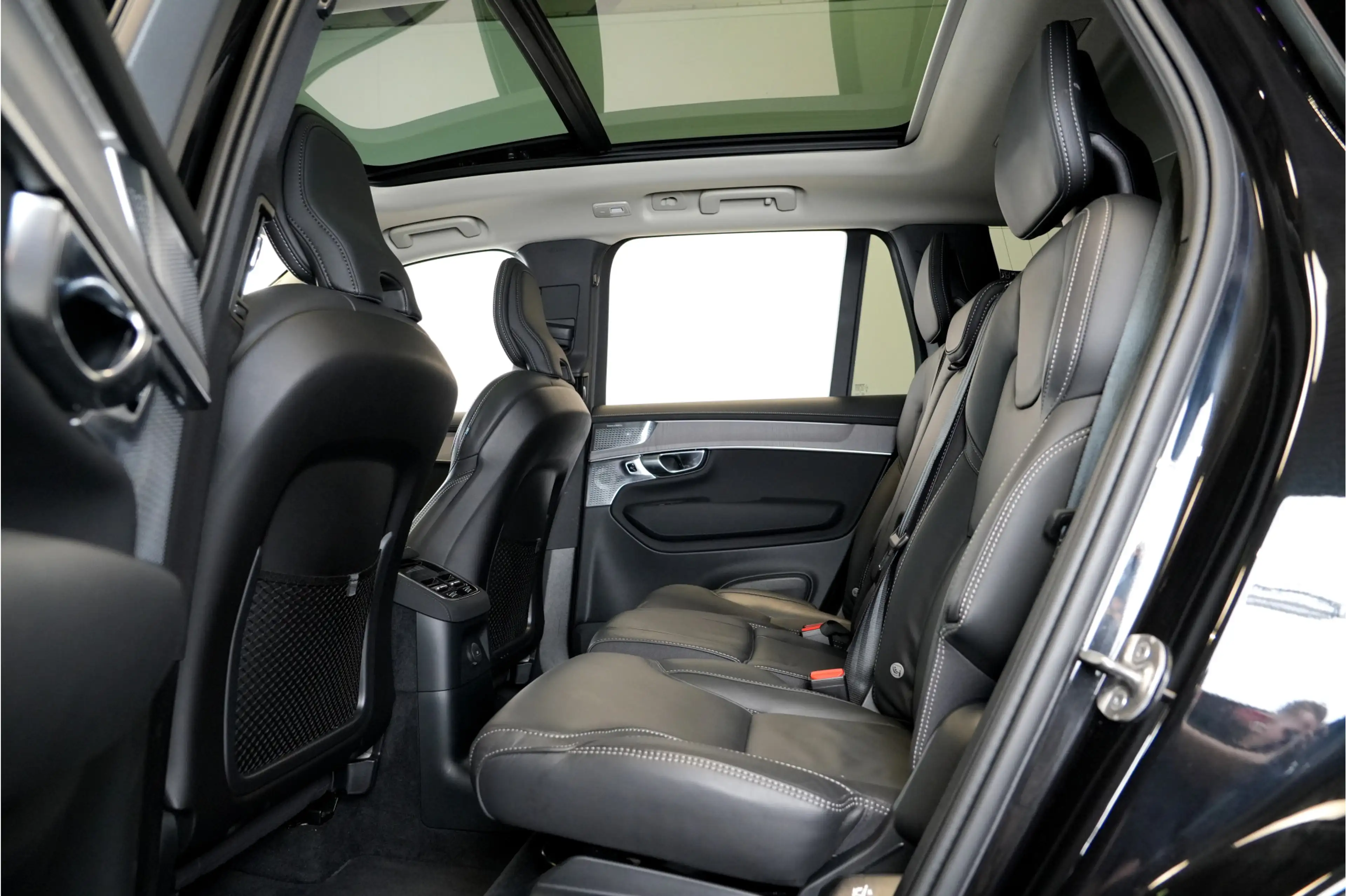 Volvo XC90 2.0 T8 AWD 335kW/456pk Aut8 Recharge Ultra Dark 7P — photo 22
