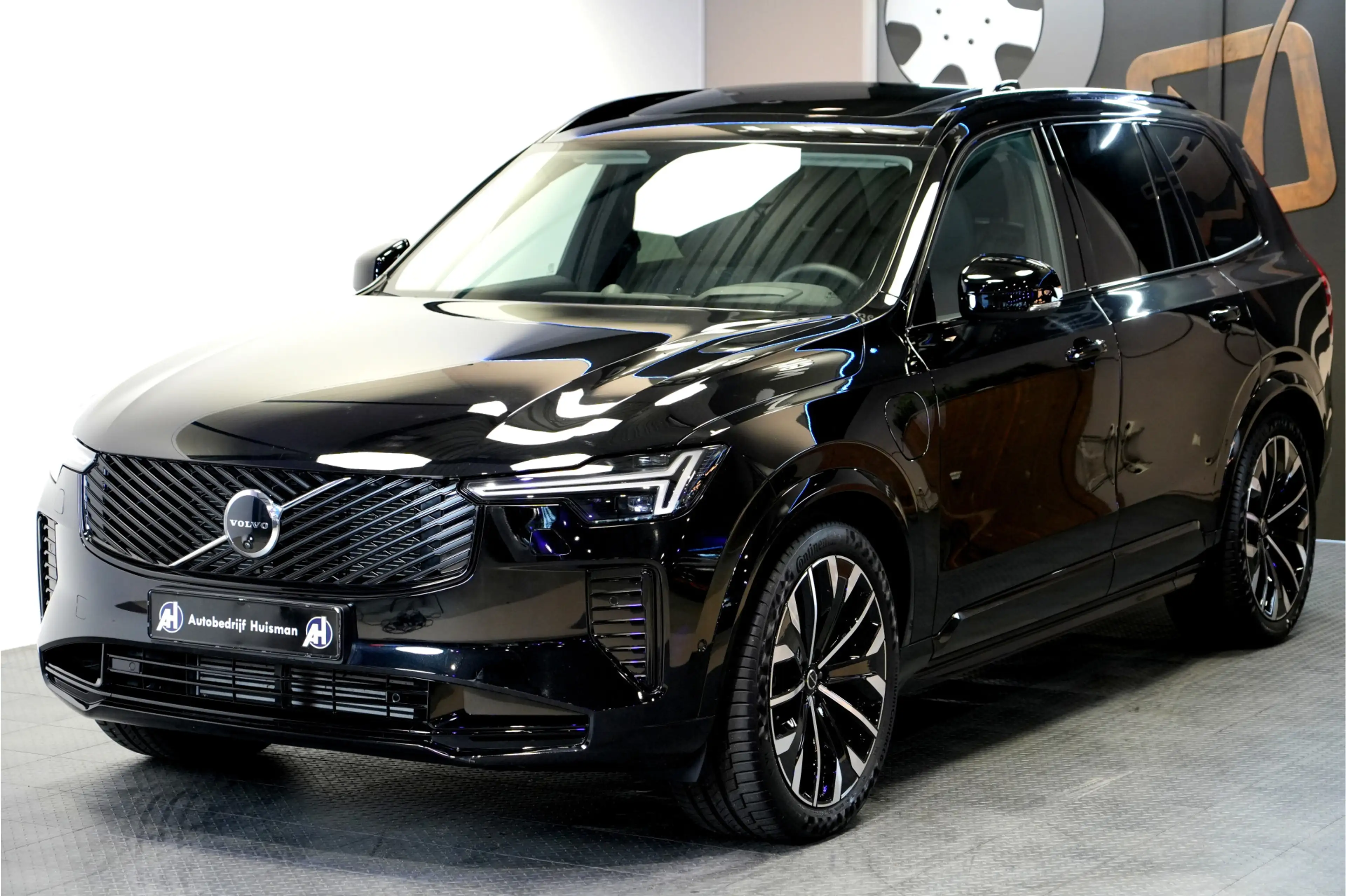 Volvo XC90 2.0 T8 AWD 335kW/456pk Aut8 Recharge Ultra Dark 7P — photo 17