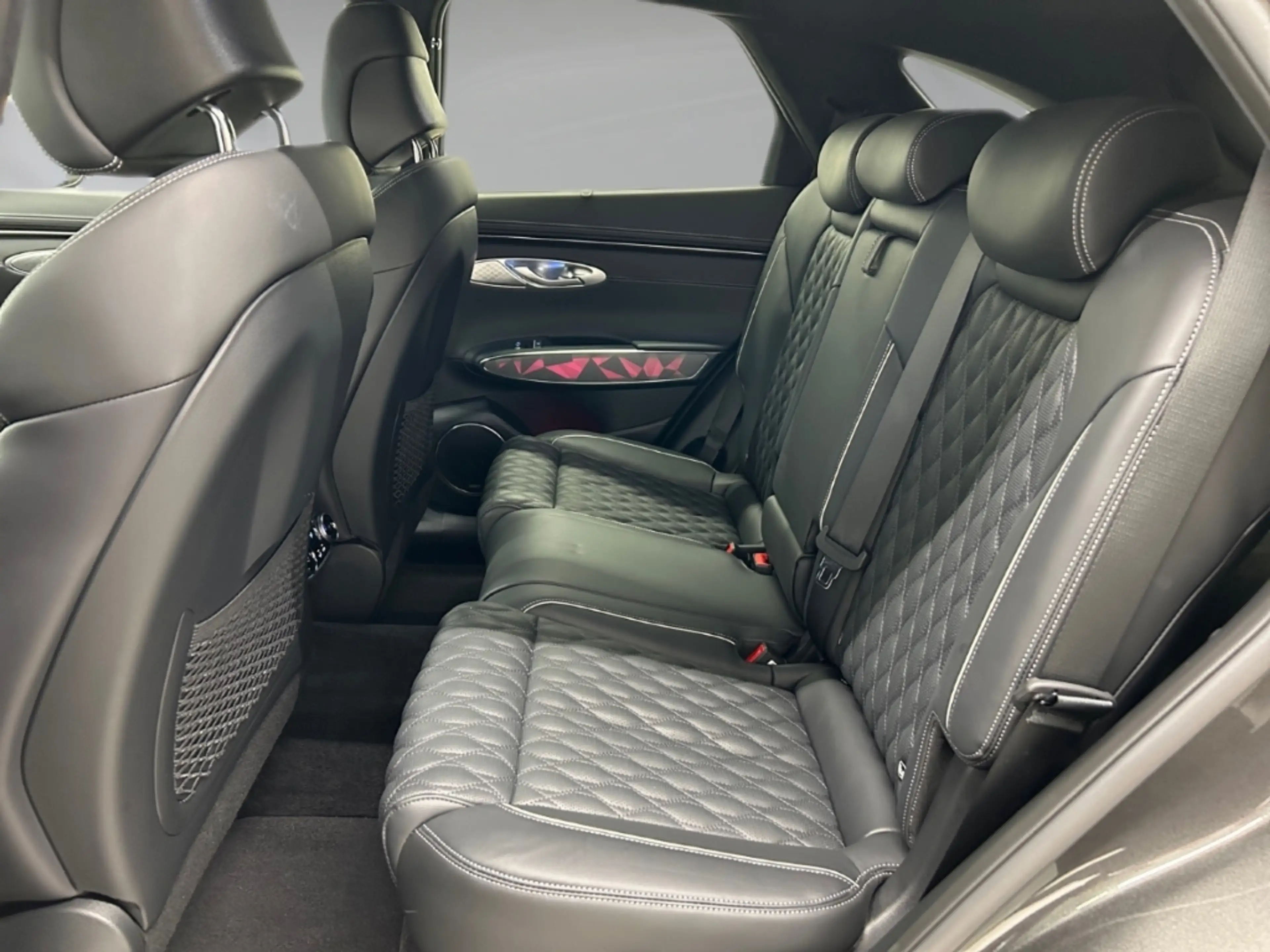 Genesis GV70 Sport 4WD AD El. Panodach Memory Sitze LED ACC El. — photo 13