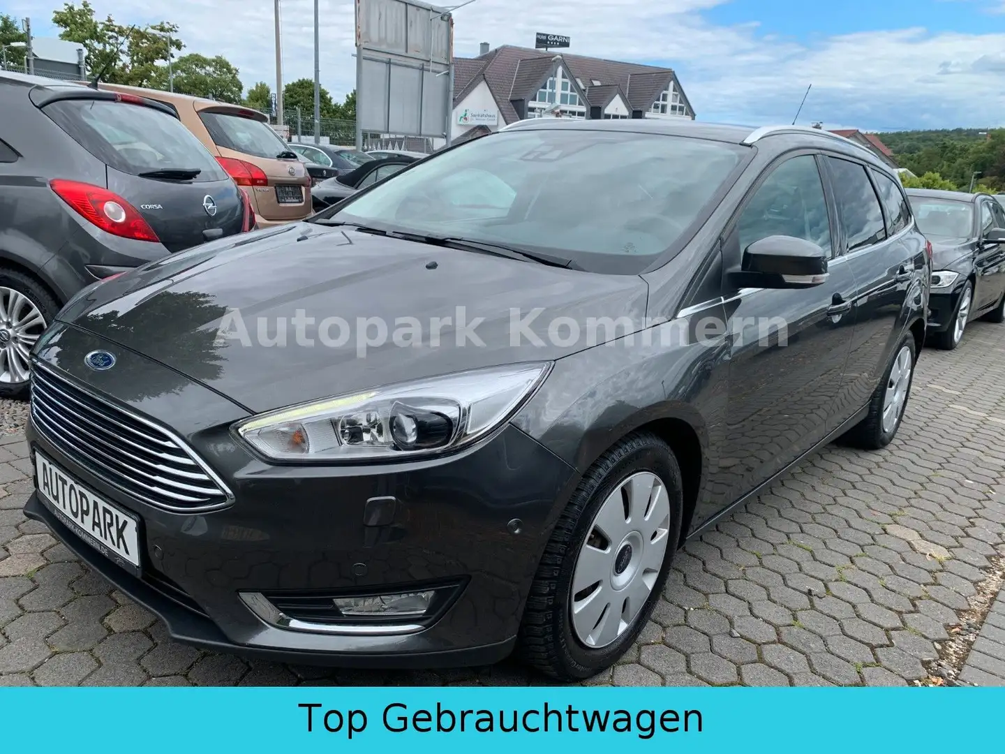 Ford Focus Turnier Titanium*NAVI*CAM*BT* Grau - 1