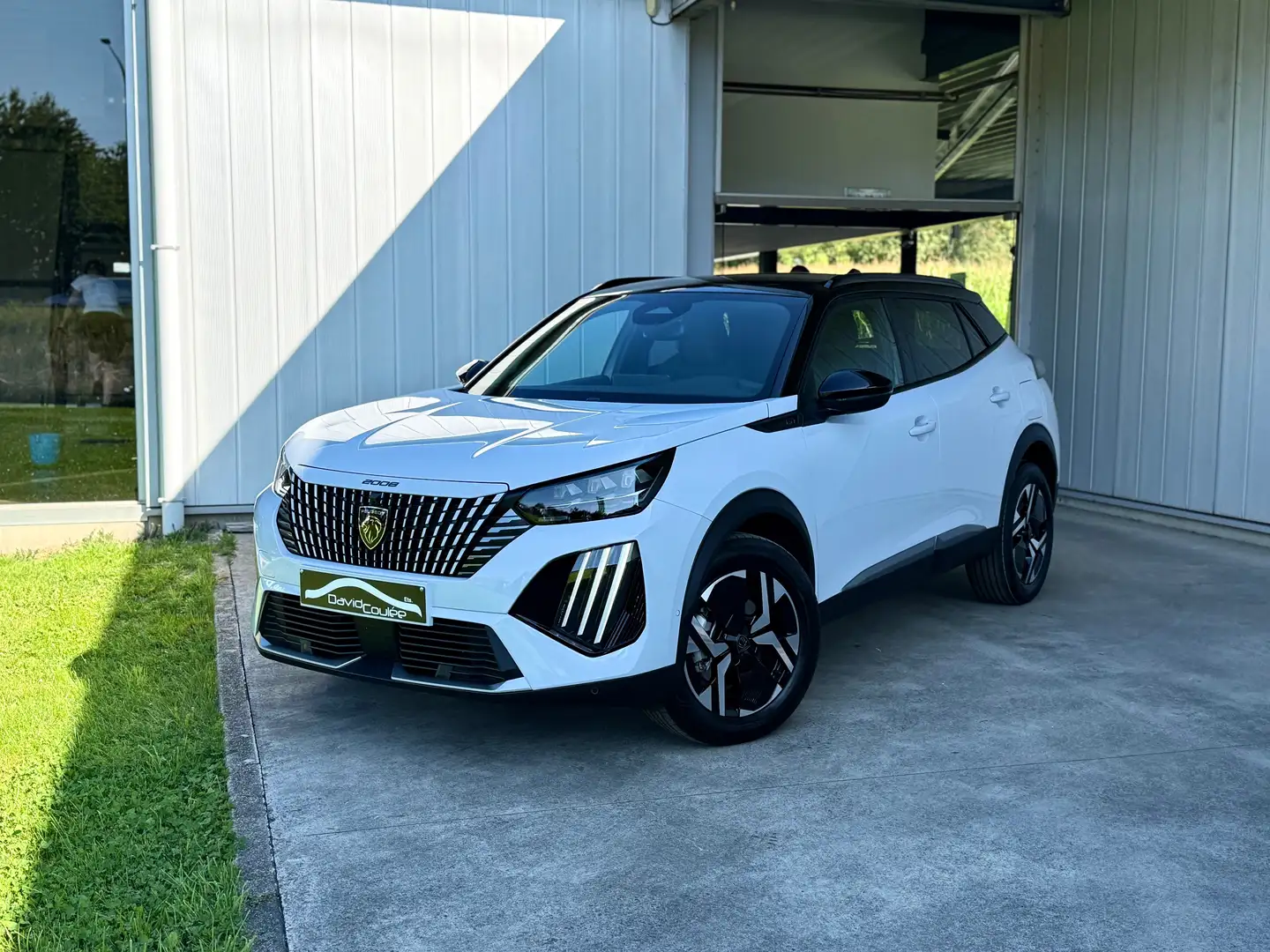 Peugeot 2008 Hybrid GT 145 e, 796km, GARANTIE JUIN 2030 - 1