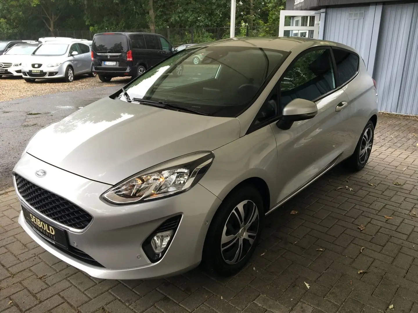 Ford Fiesta 1.1 Cool & Connect/Navi/Shz/Kam/8-fach Silber - 1