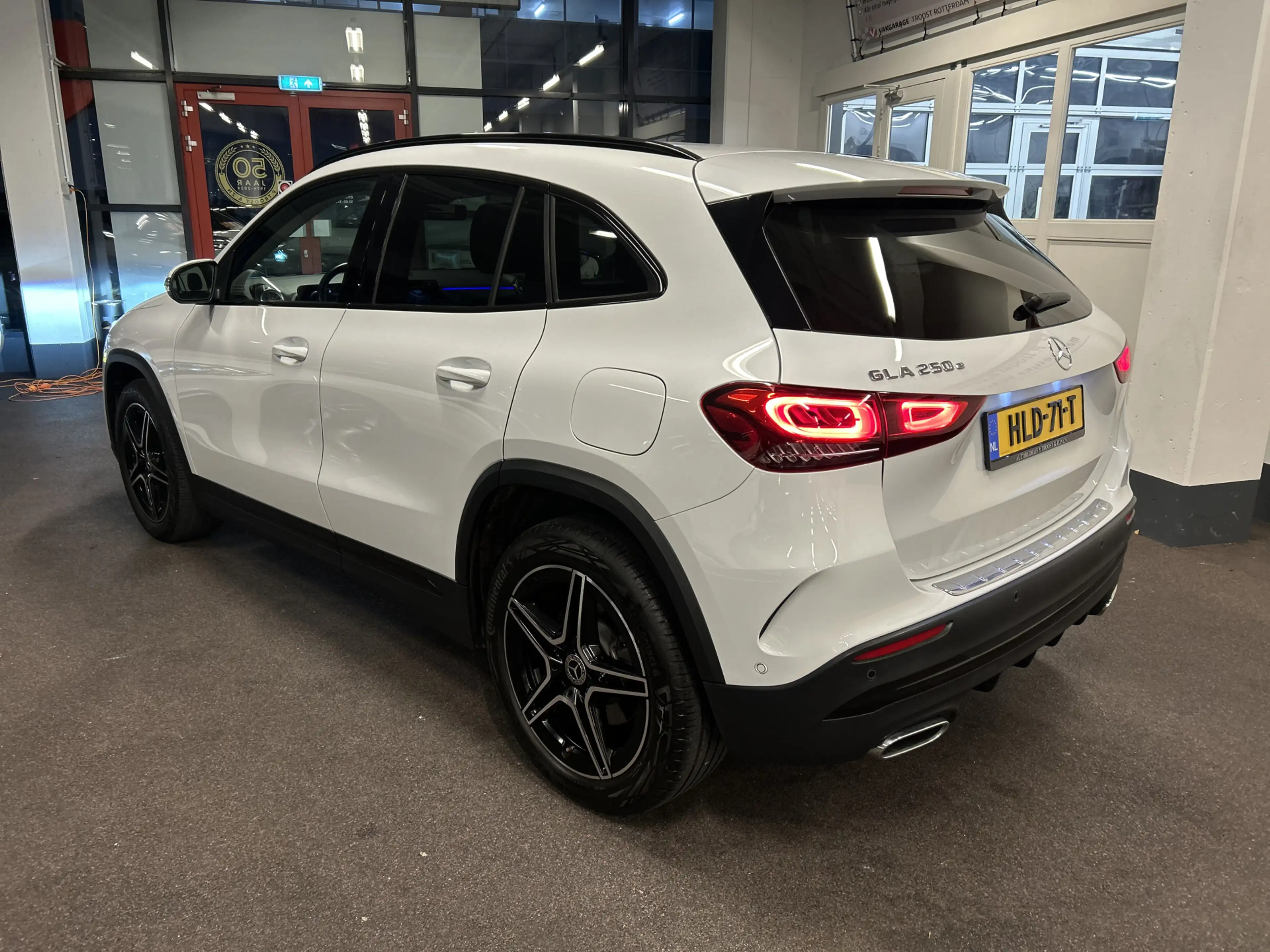 Mercedes-Benz GLA 250 e AMG Line | Adaptive cruise control | Sfeerverlic — photo 5