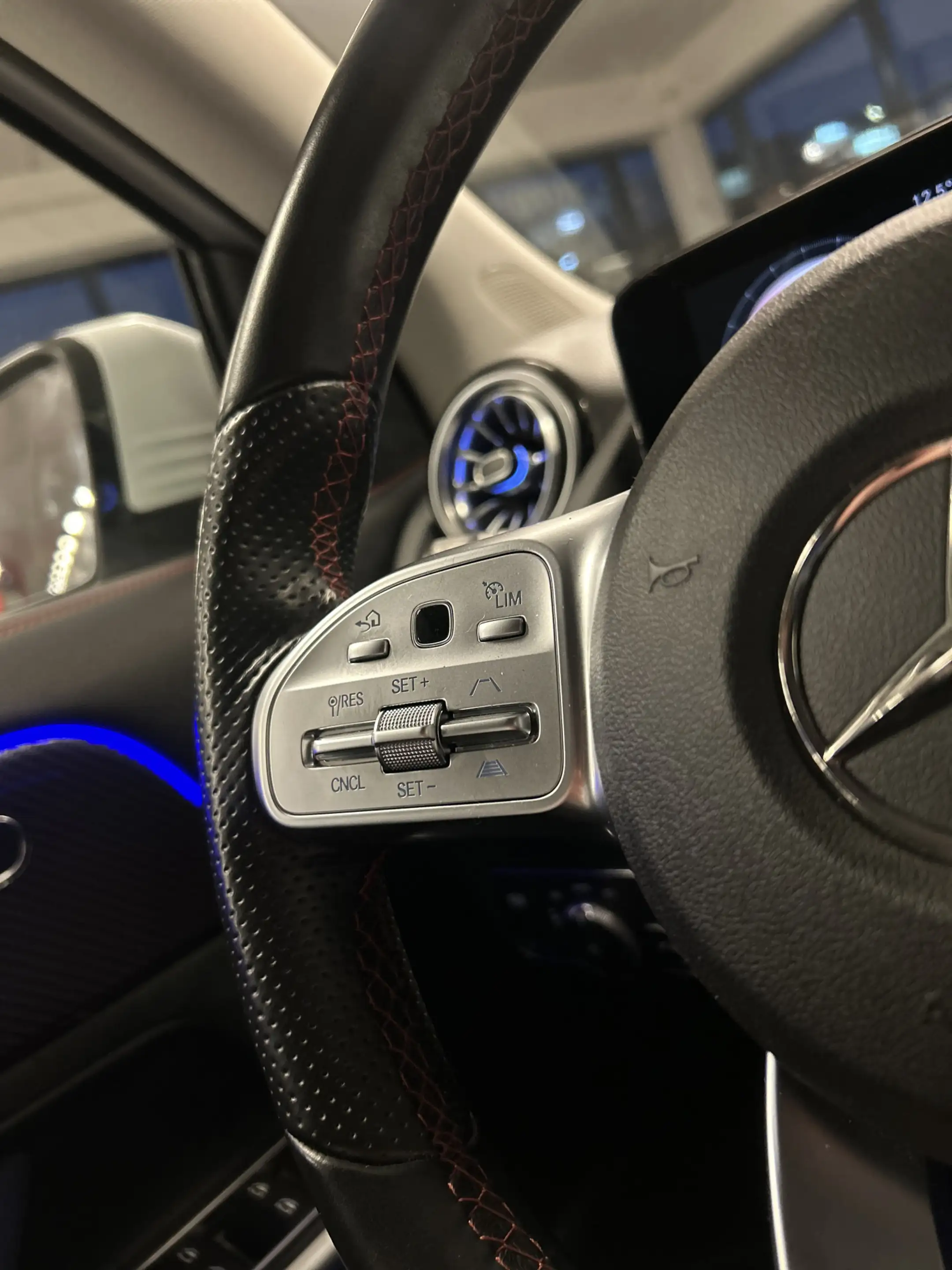 Mercedes-Benz GLA 250 e AMG Line | Adaptive cruise control | Sfeerverlic — photo 12