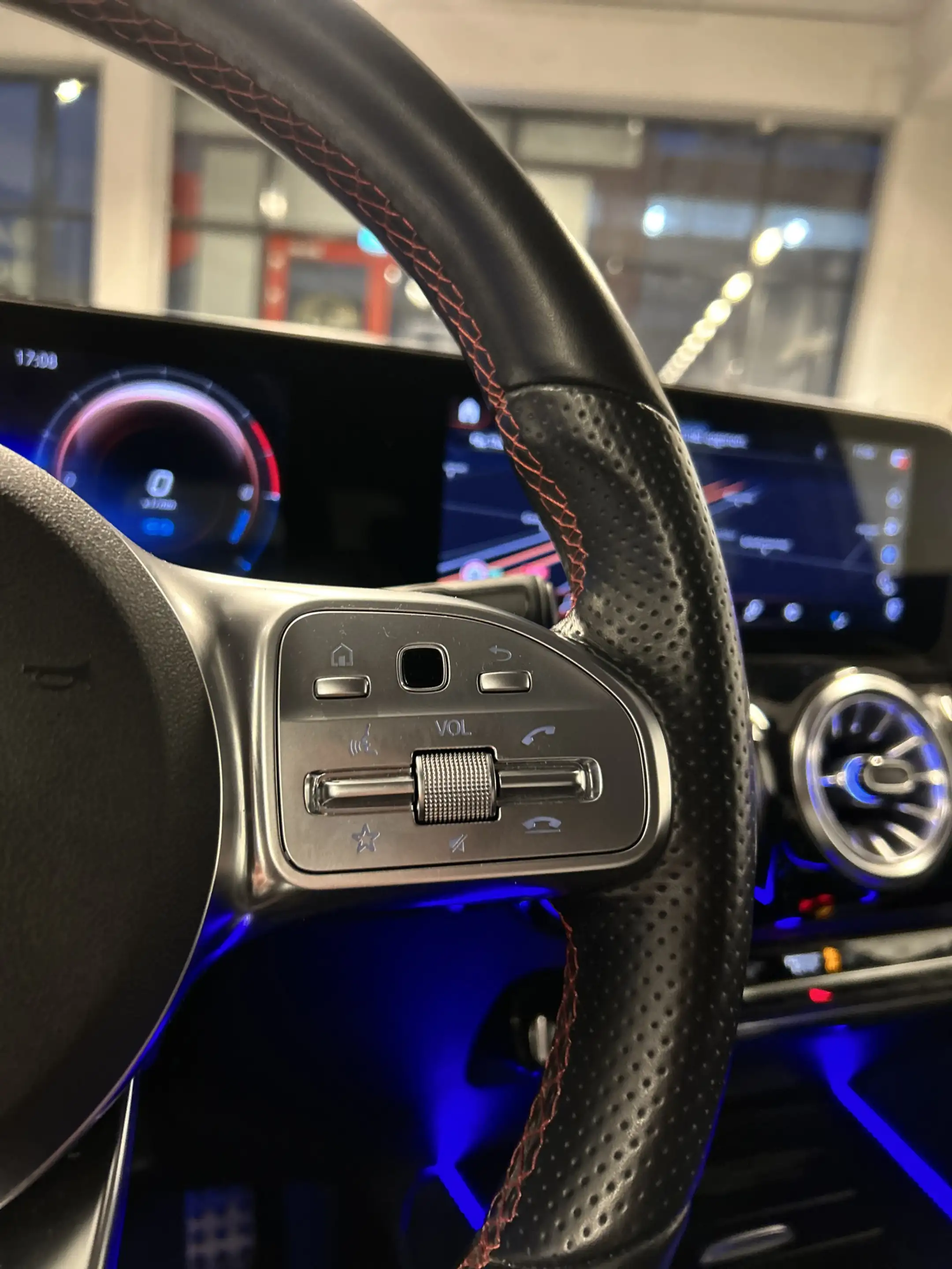 Mercedes-Benz GLA 250 e AMG Line | Adaptive cruise control | Sfeerverlic — photo 13