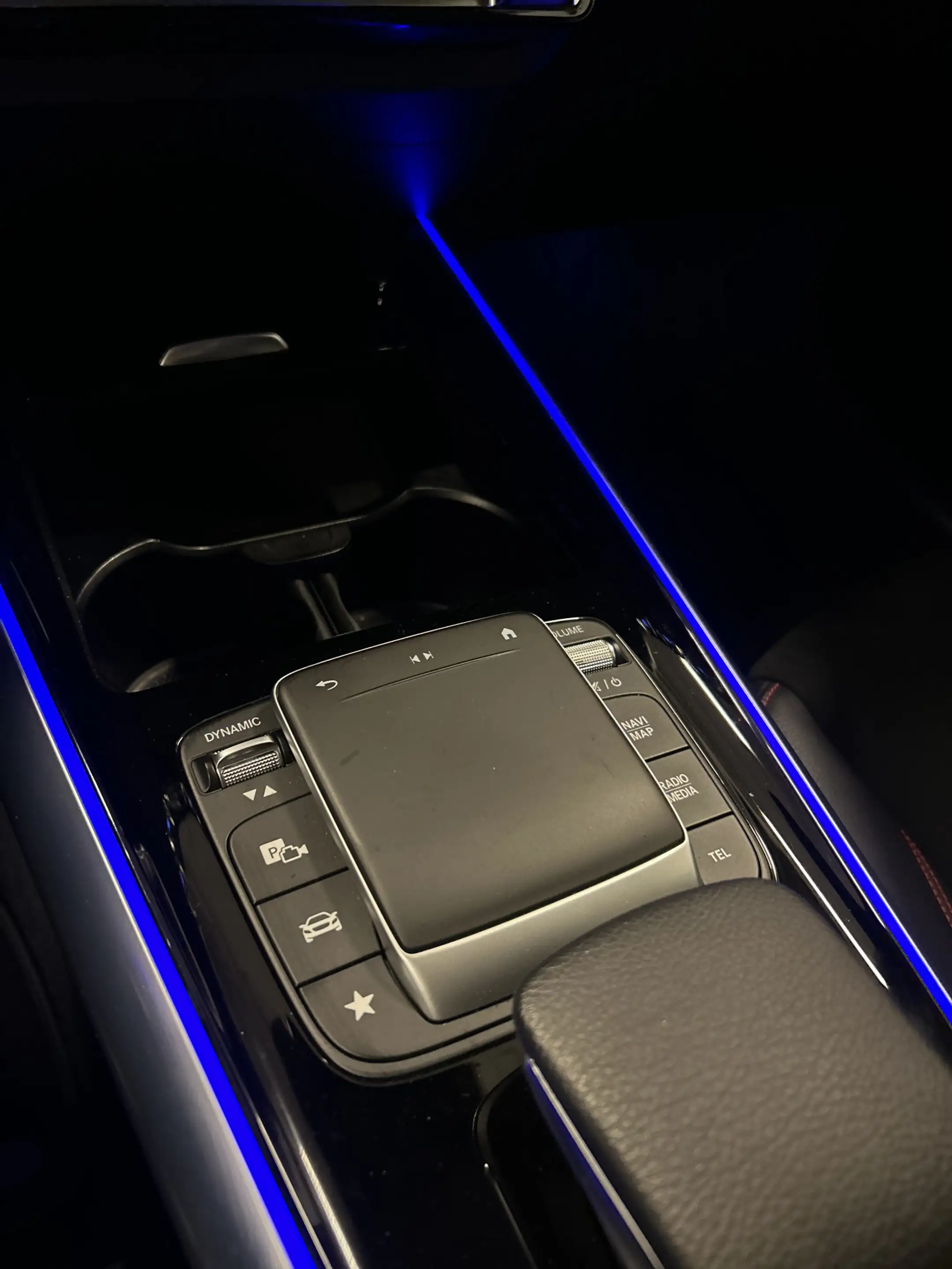 Mercedes-Benz GLA 250 e AMG Line | Adaptive cruise control | Sfeerverlic — photo 17
