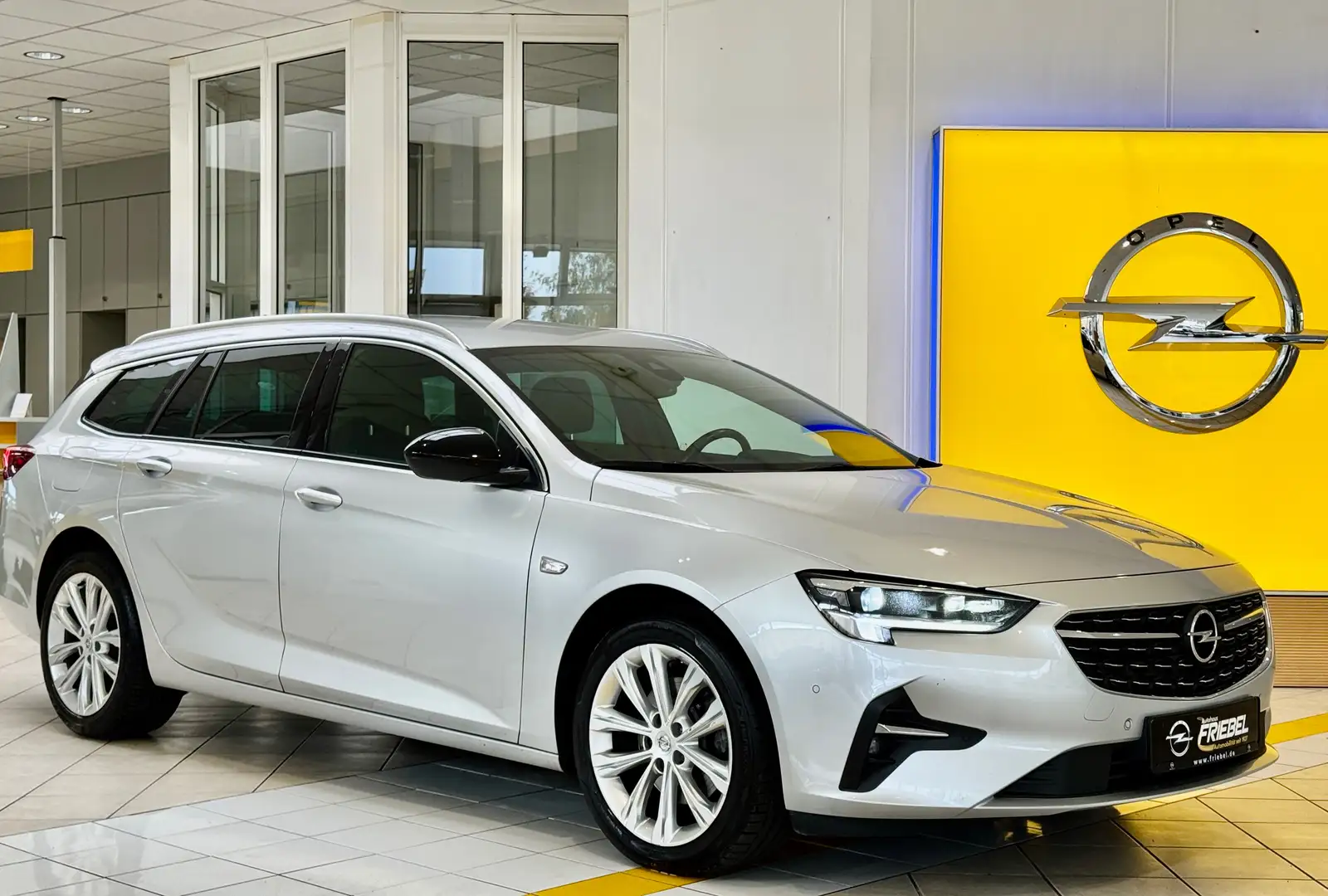Opel Insignia Busin.Eleg/elektr.Heckkl./MatrixLED/Navi/Kam/AHZV Silber - 1