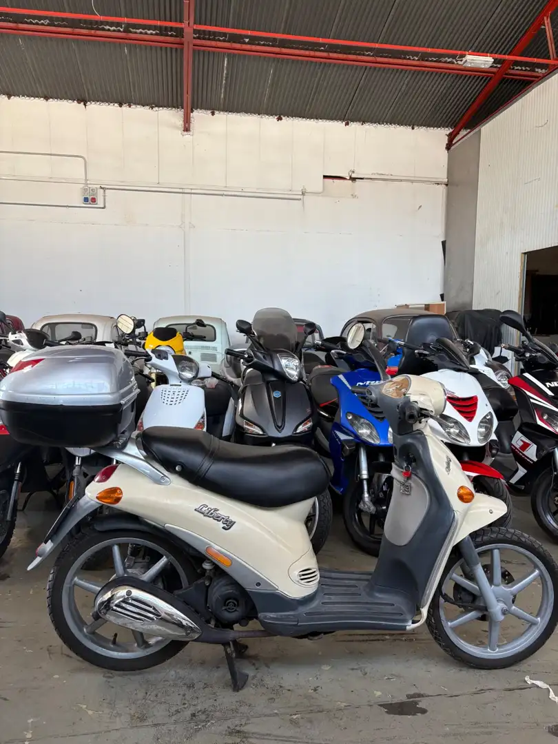 Piaggio Liberty 50 Giallo - 2