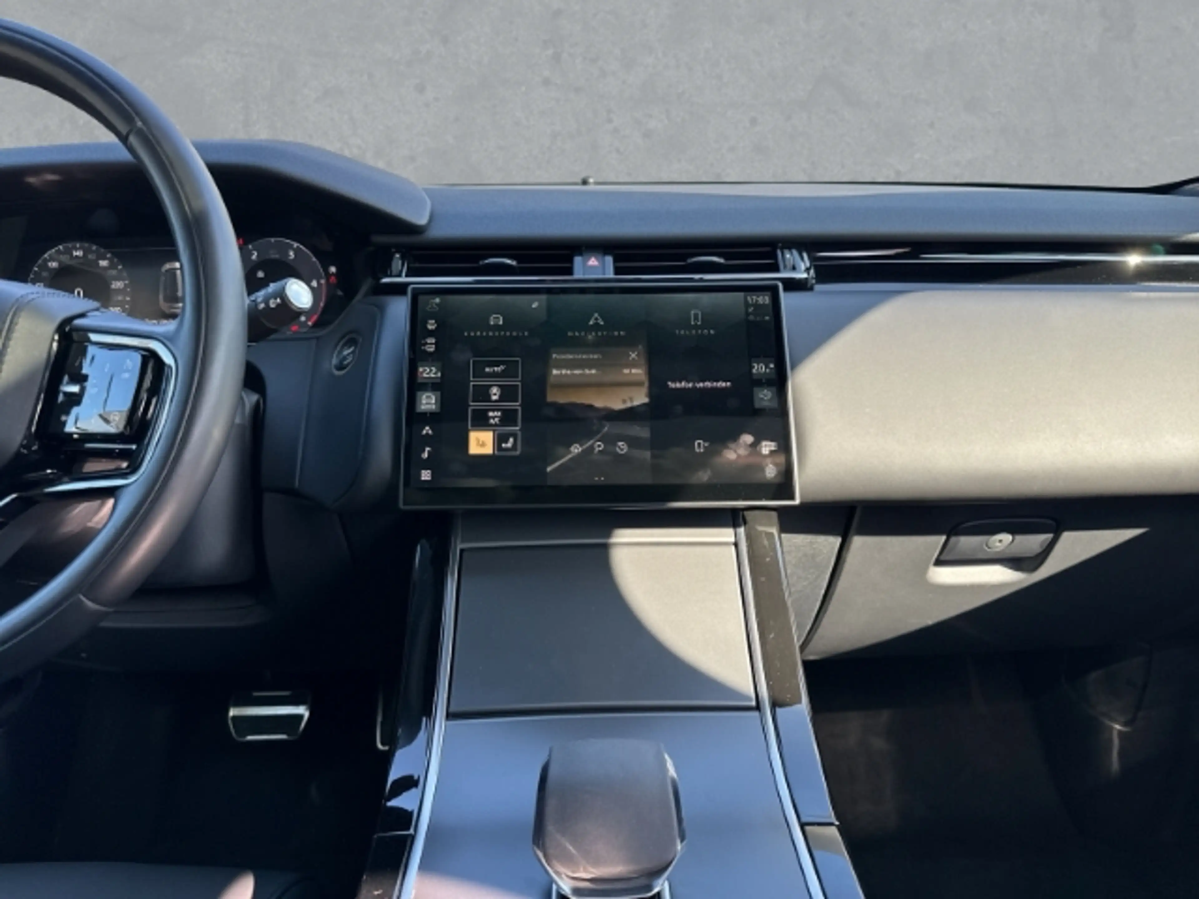 Land Rover Range Rover Velar D300 Dynamic HSE BlackPack 22''LM Pano HUD AHK Spo — photo 13