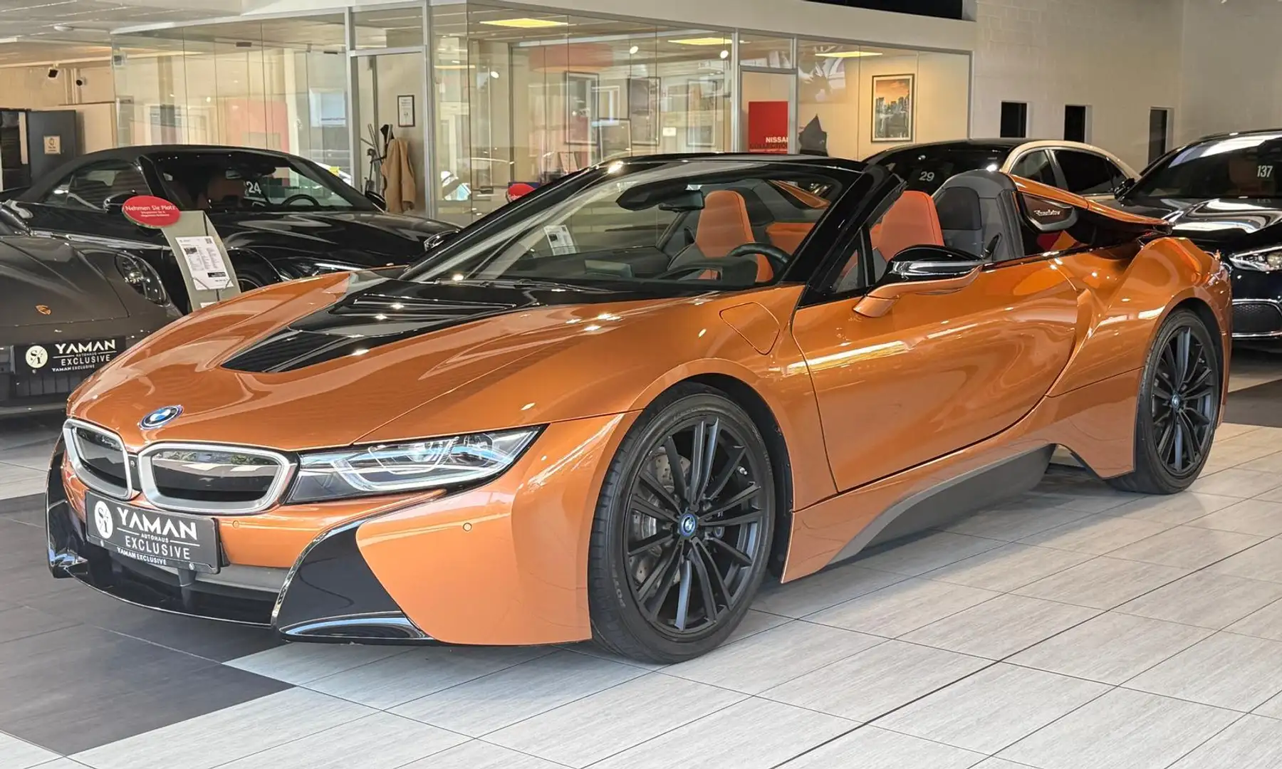BMW i8 Roadster First Edition 1of200 *HuD*H&K*Laser Orange - 1