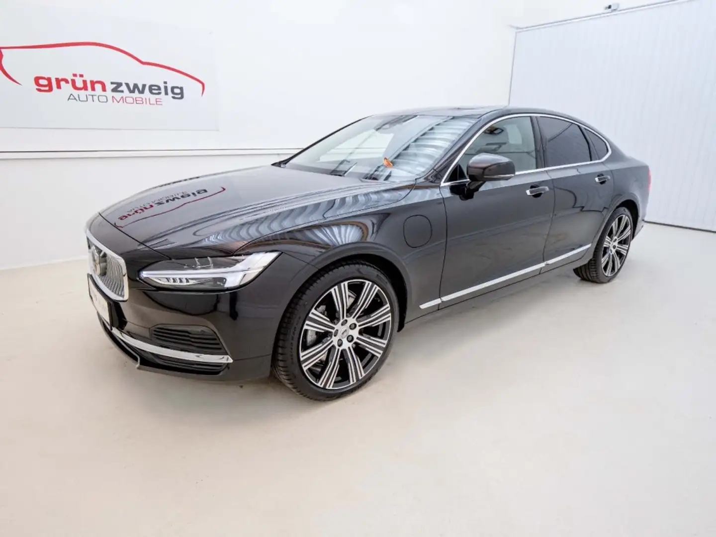 Volvo S90 T8 AWD Inscription Fekete - 1