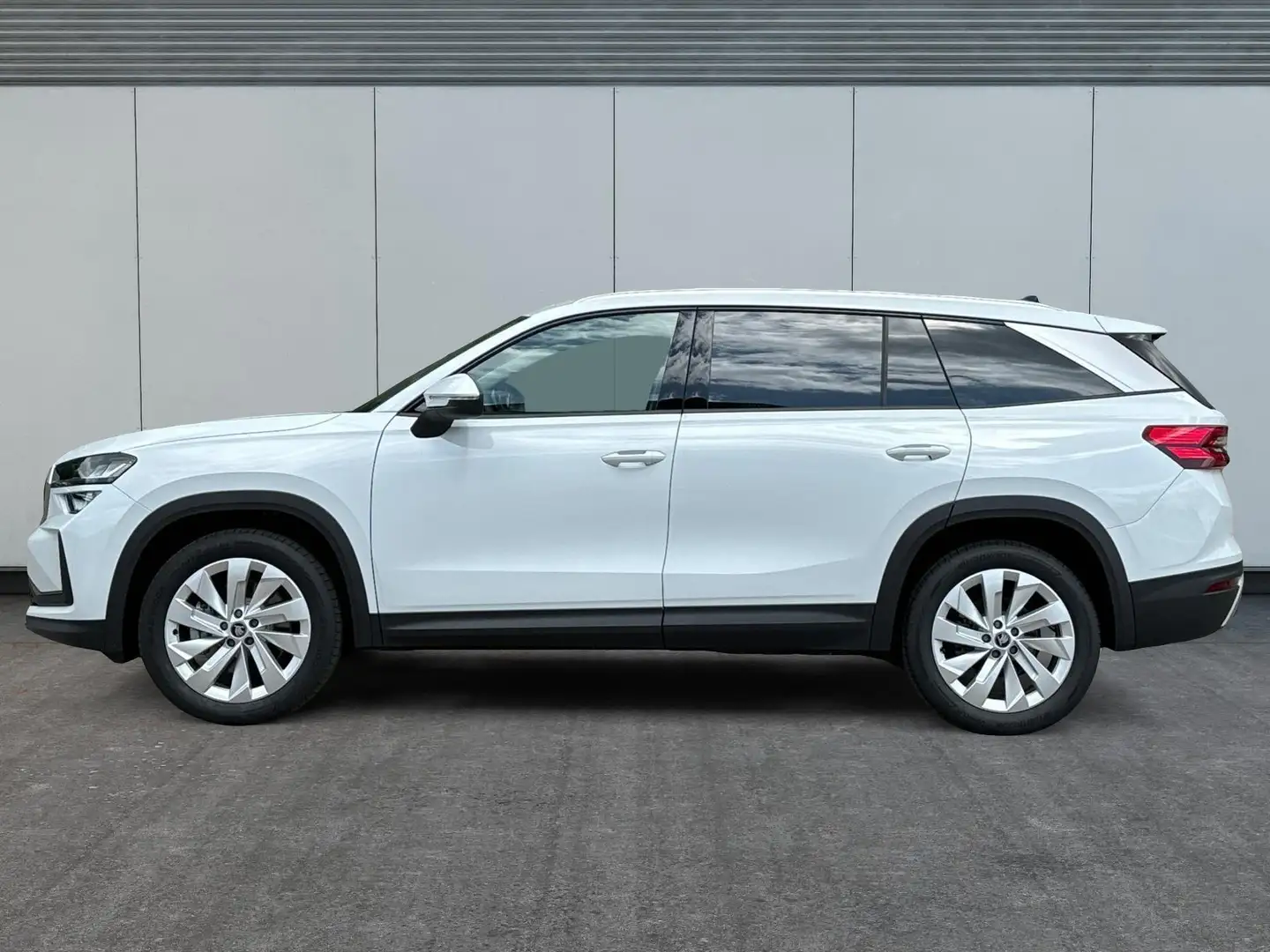 Skoda Kodiaq Selection DSG+AHK+NAVI+19'' ALU+ACC+KAMERA 1.5T... Weiß - 2