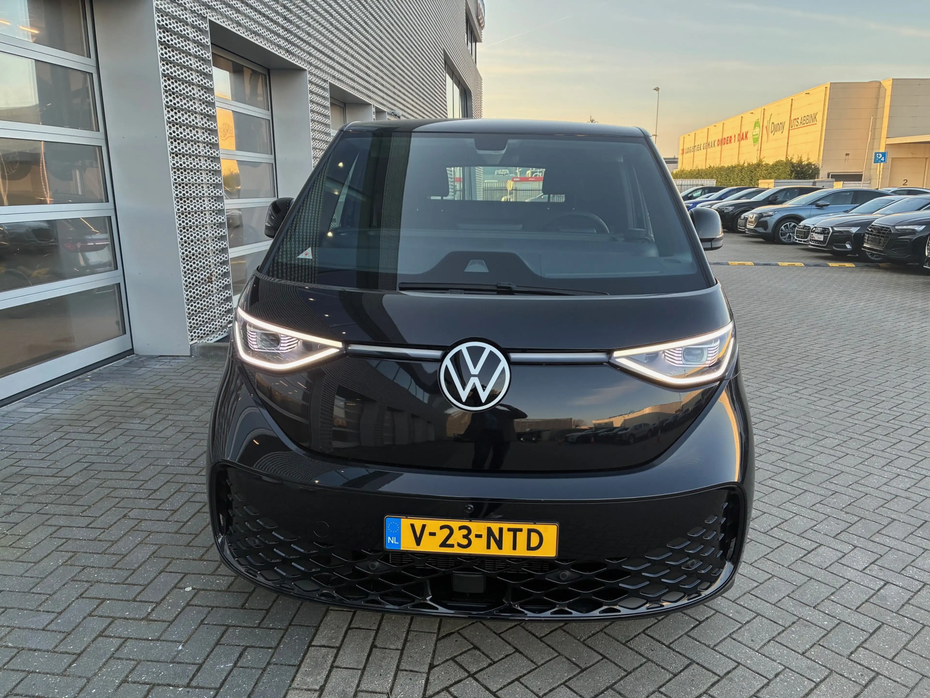 Volkswagen ID. Buzz Cargo Anniversary Edition 79 kWh — photo 3