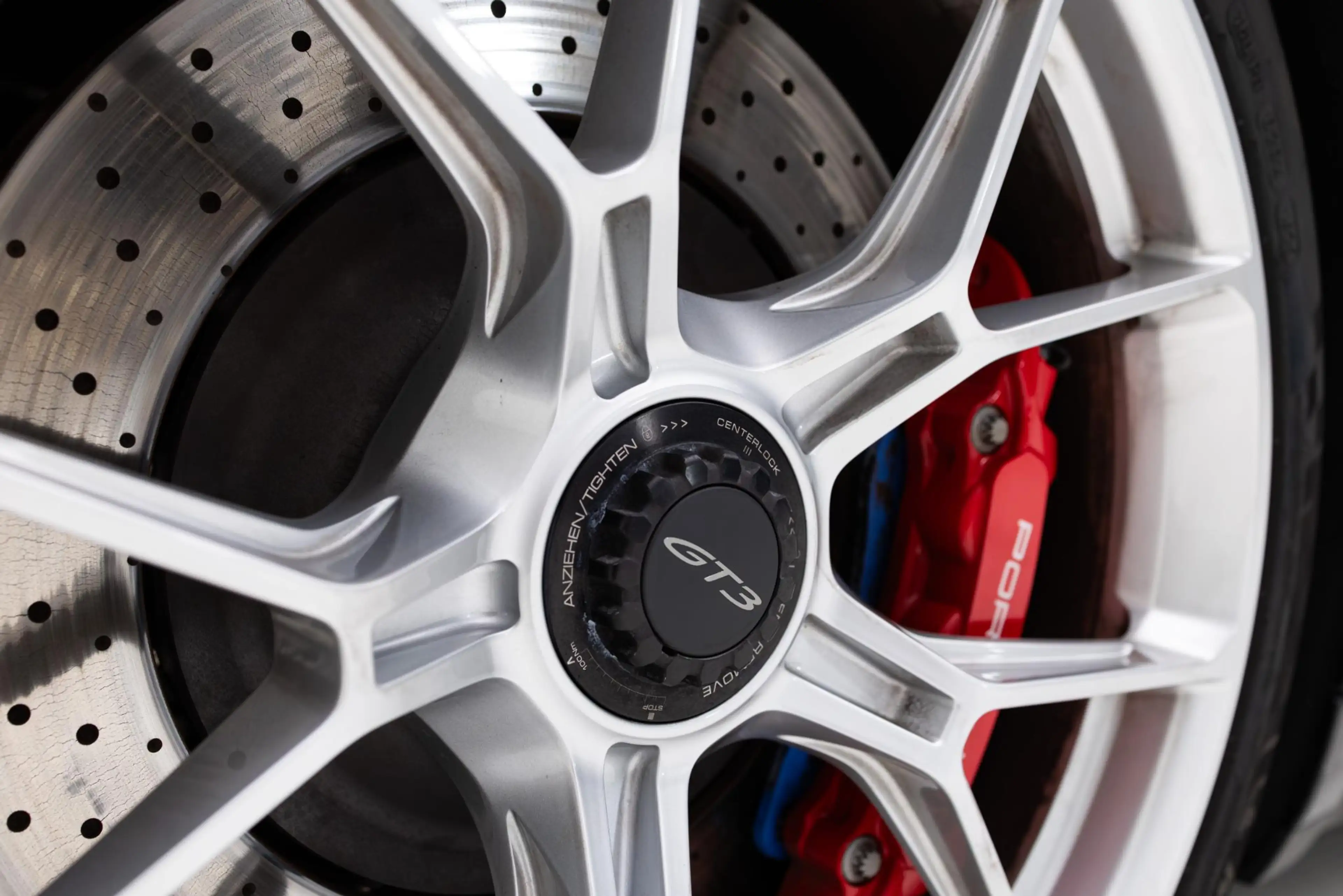 Porsche 992 4.0 GT3 — photo 11