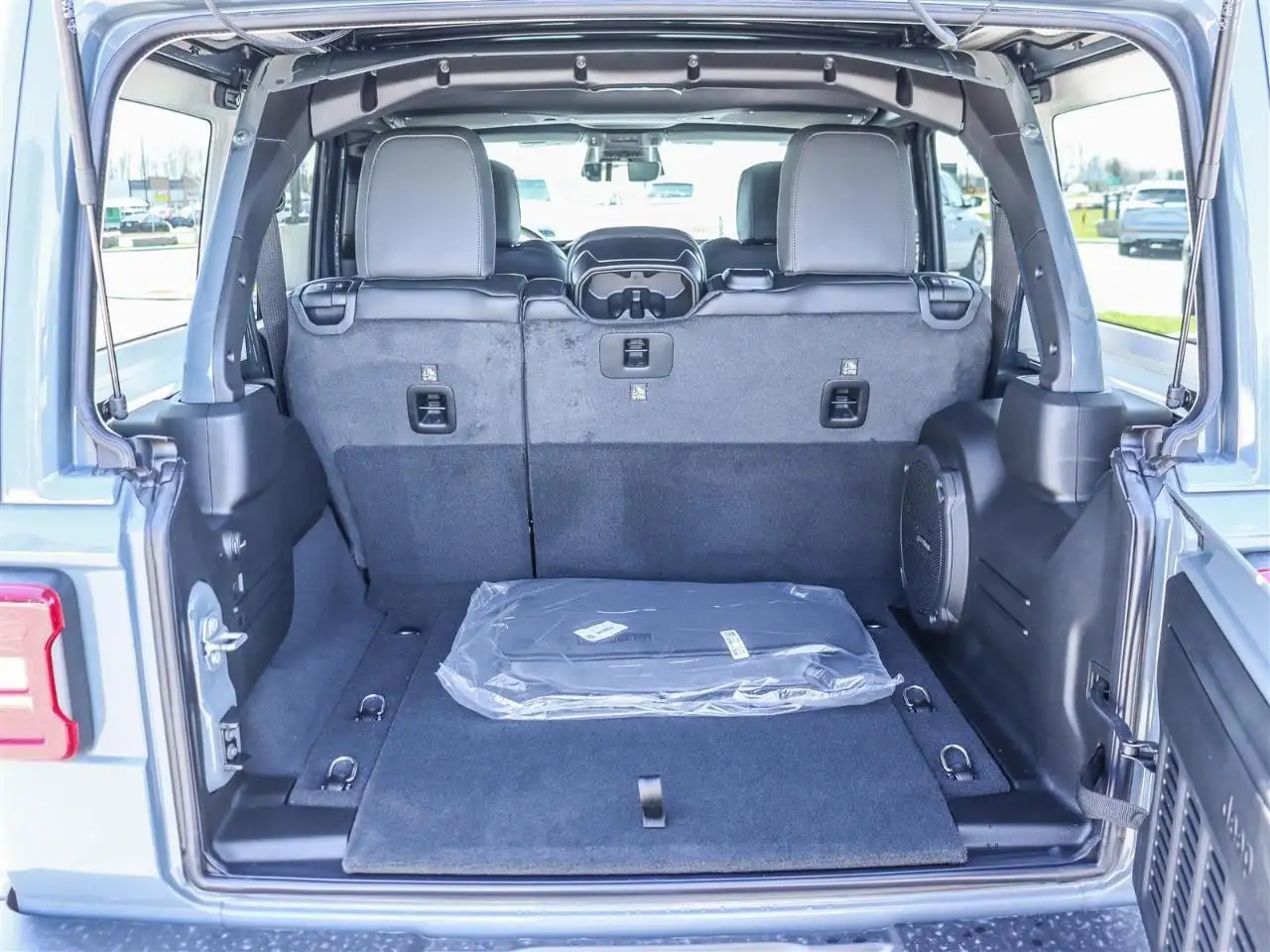 Jeep Wrangler снимка Jeep Wrangler