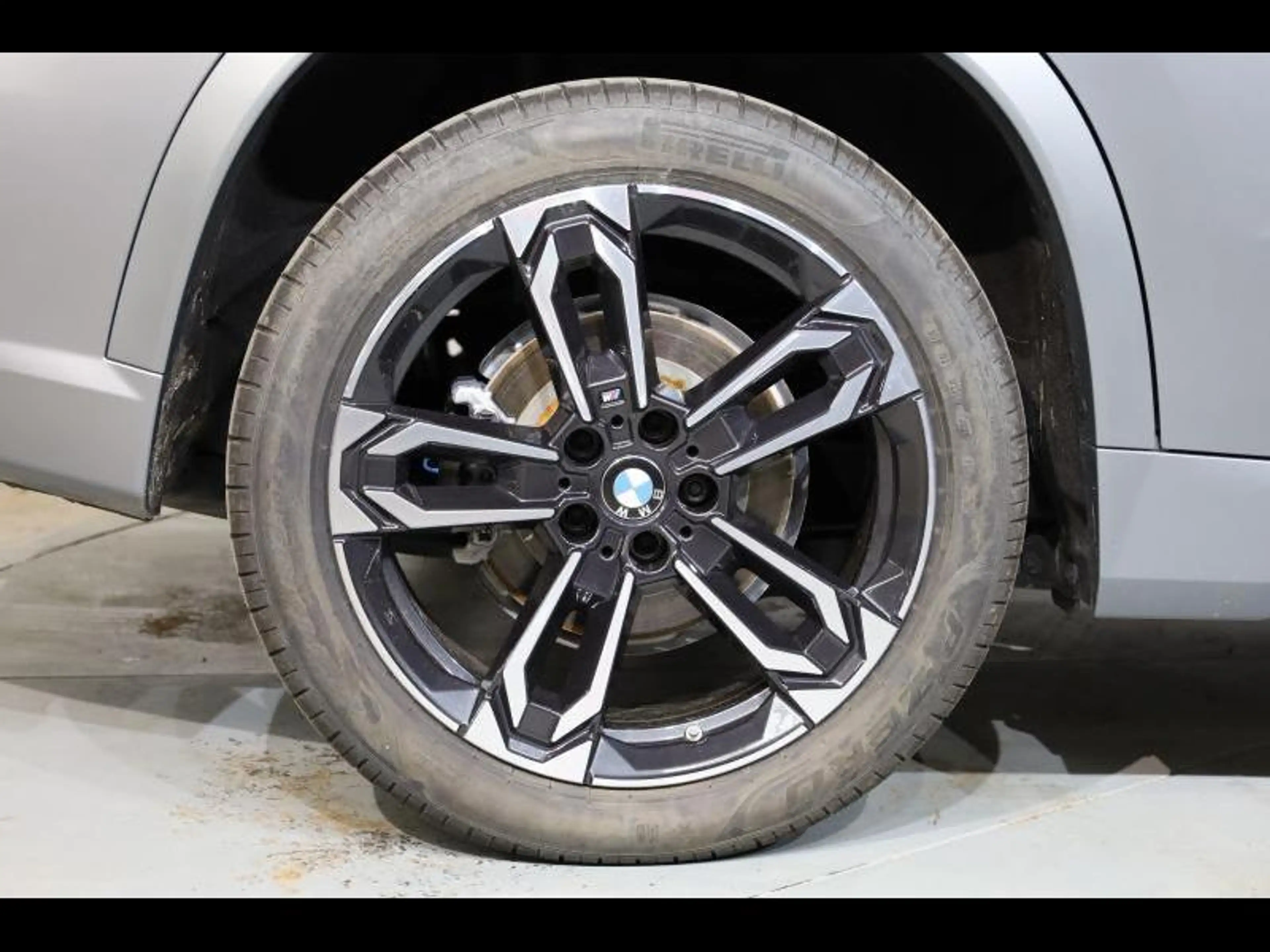BMW iX1 eDrive20 Kit M Sport — photo 8