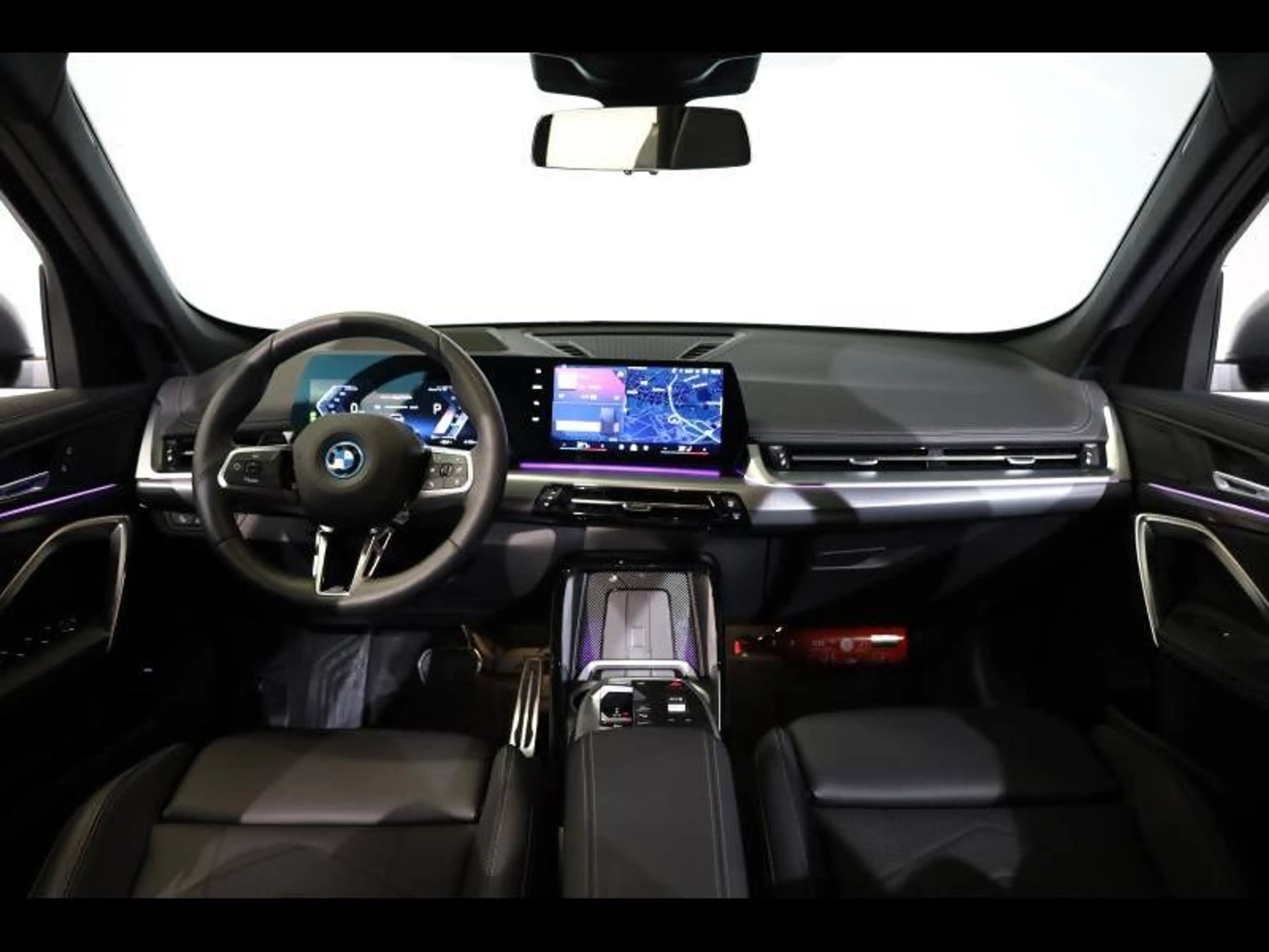 BMW iX1 eDrive20 Kit M Sport — photo 7