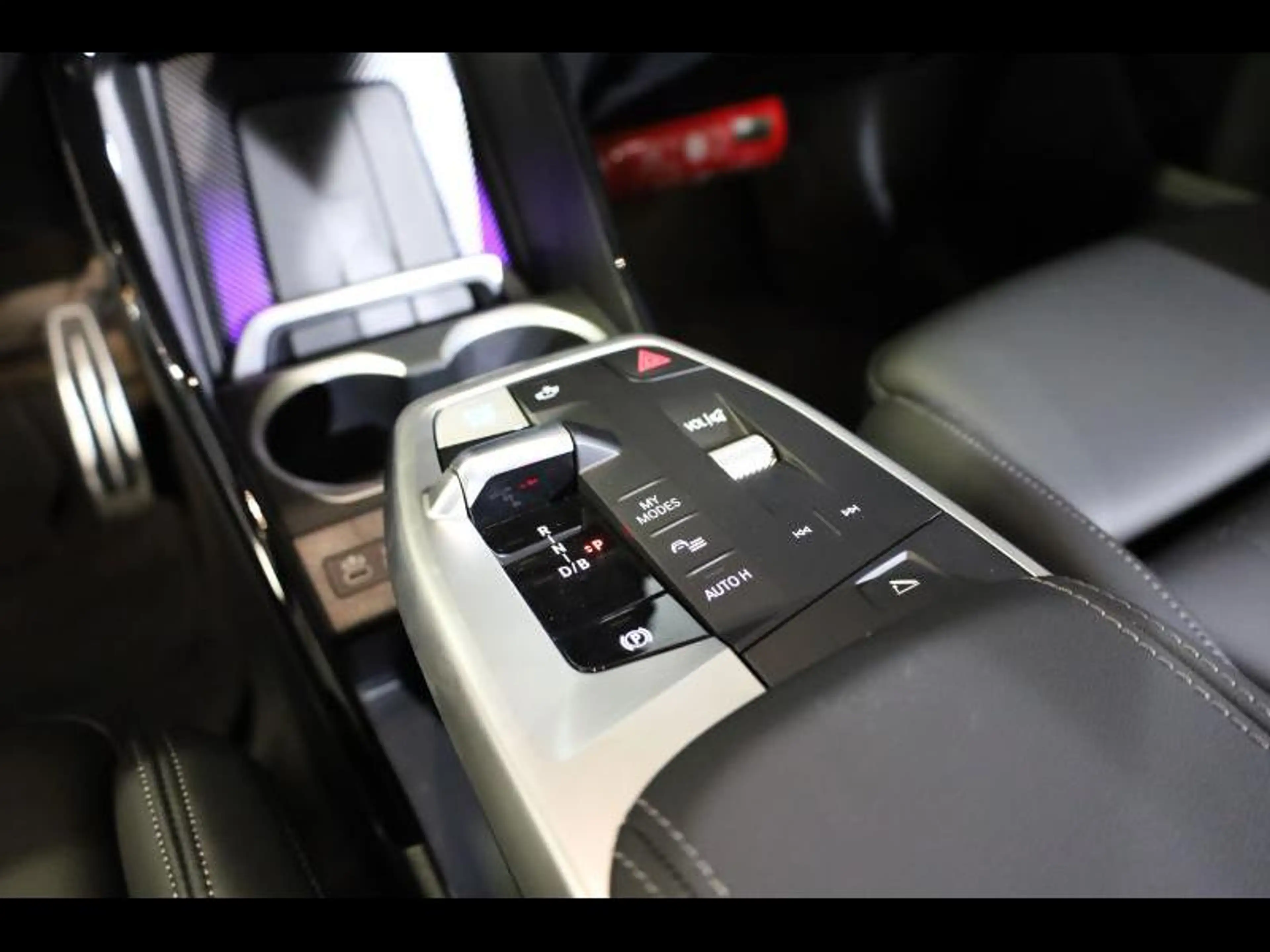 BMW iX1 eDrive20 Kit M Sport — photo 12