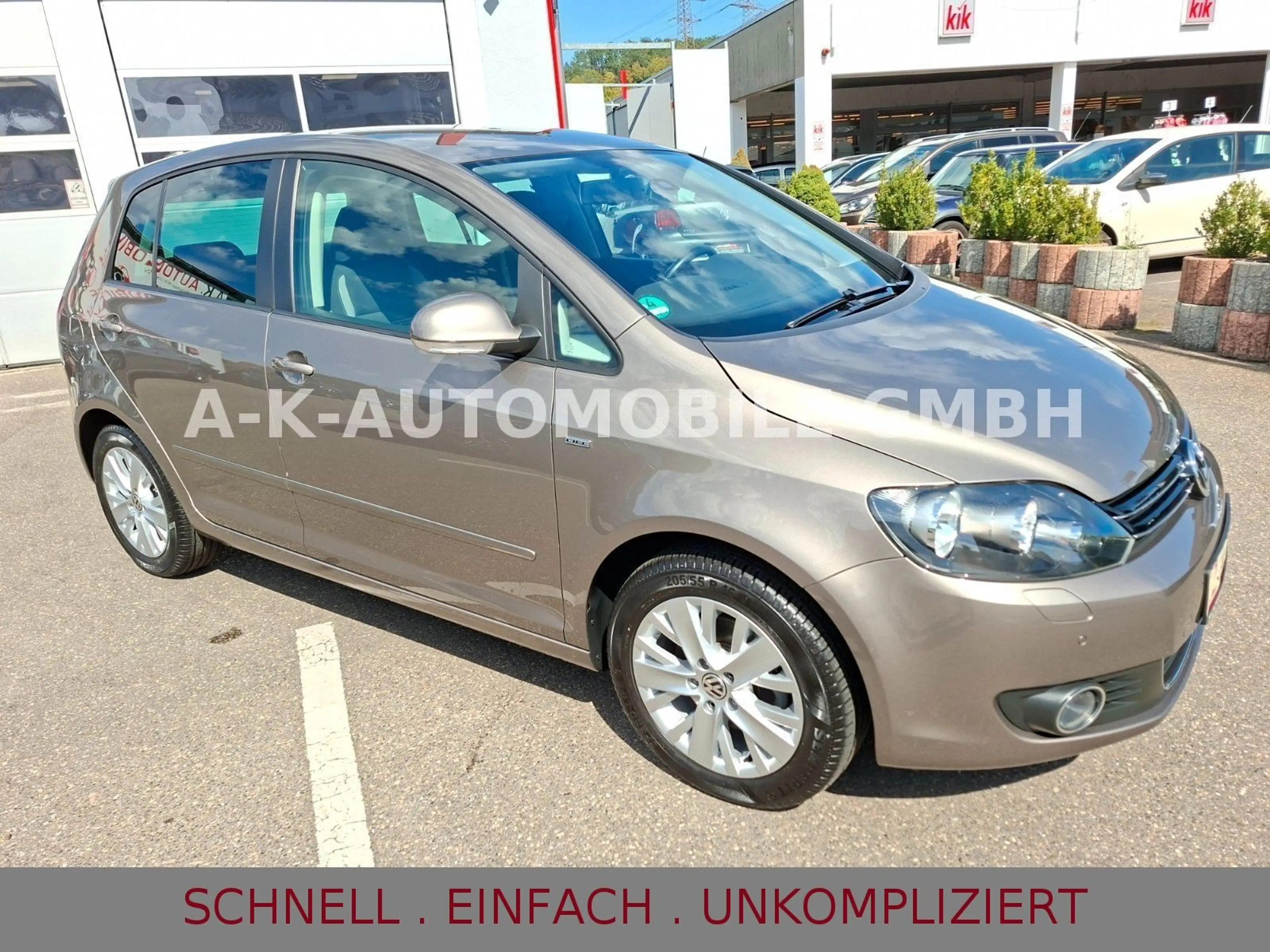 Volkswagen Golf Plus VI Life — photo 11