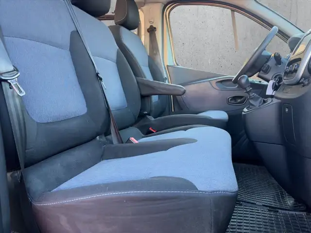 Opel Vivaro view 12